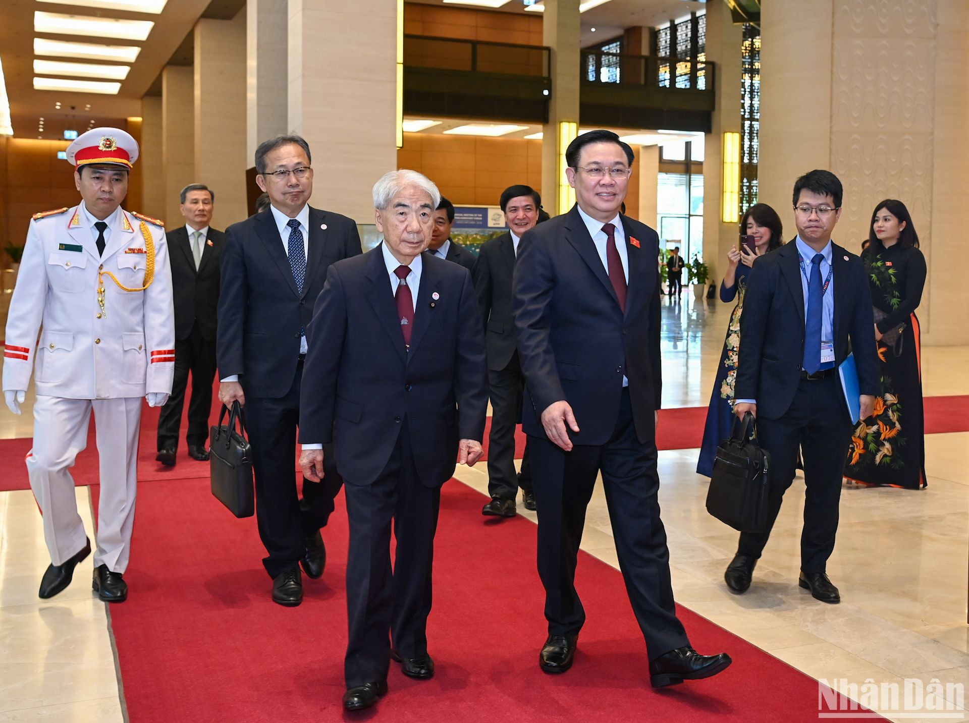 Chủ tịch Quốc hội Vương Đình Huệ và Chủ tịch Thượng viện Nhật Bản Otsuji Hidehisa.