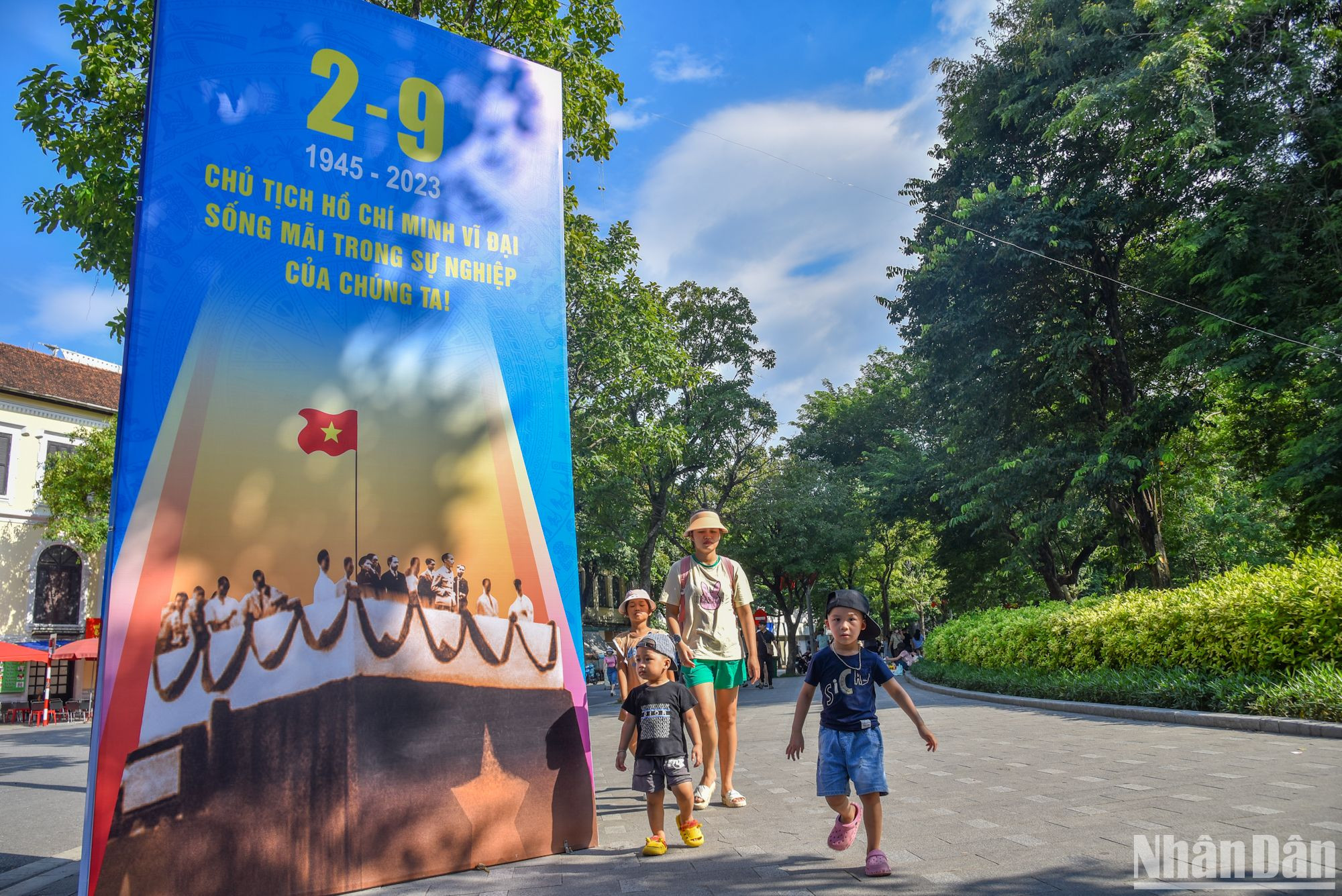 Phần lớn du khách tới đây cùng với gia đình của mình để tận hưởng không khí ngày Quốc khánh 2/9. Phần lớn du khách tới đây cùng với gia đình của mình để tận hưởng không khí ngày Quốc khánh 2/9.