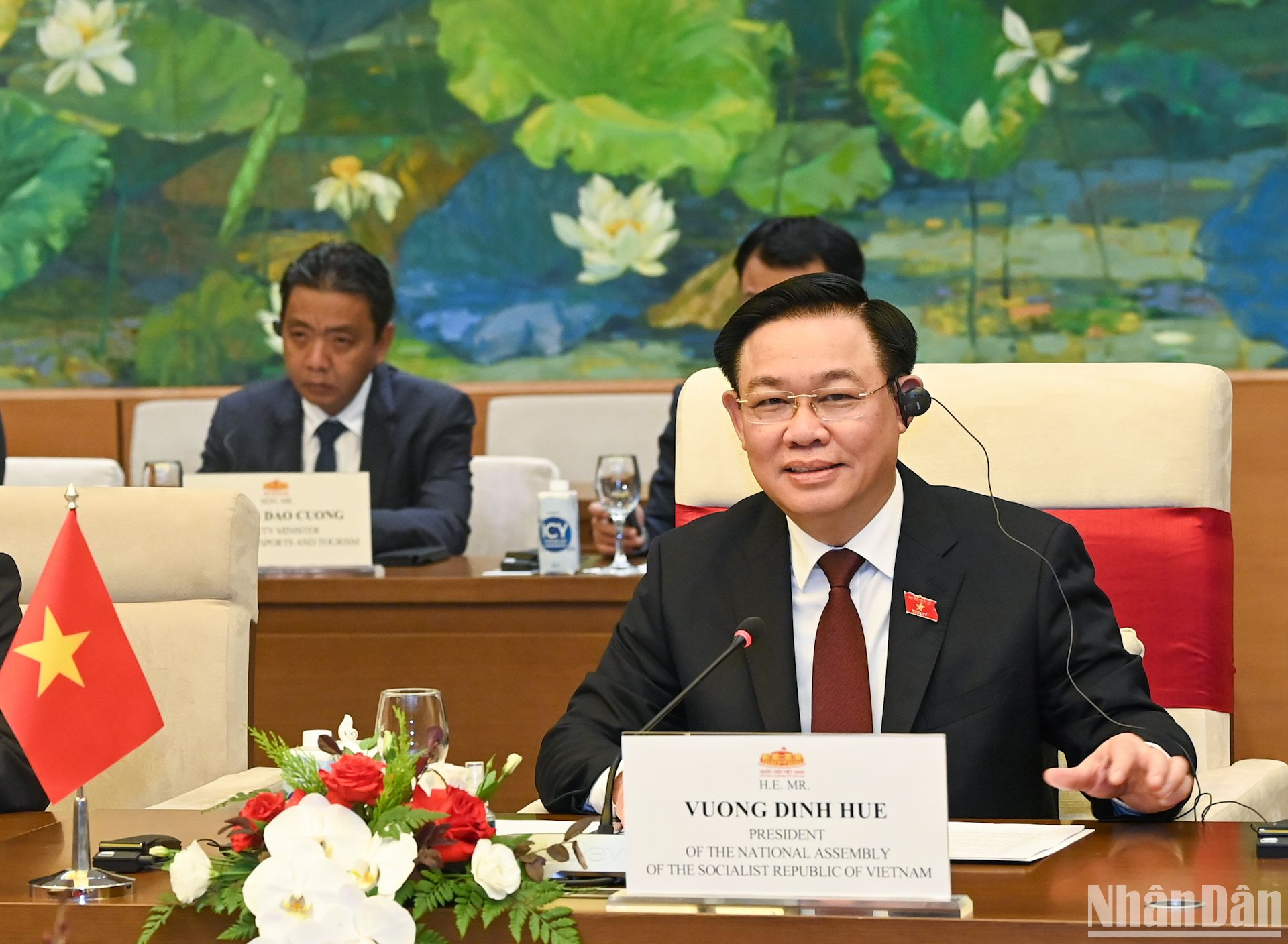 Chủ tịch Quốc hội Vương Đình Huệ phát biểu tại buổi hội đàm.