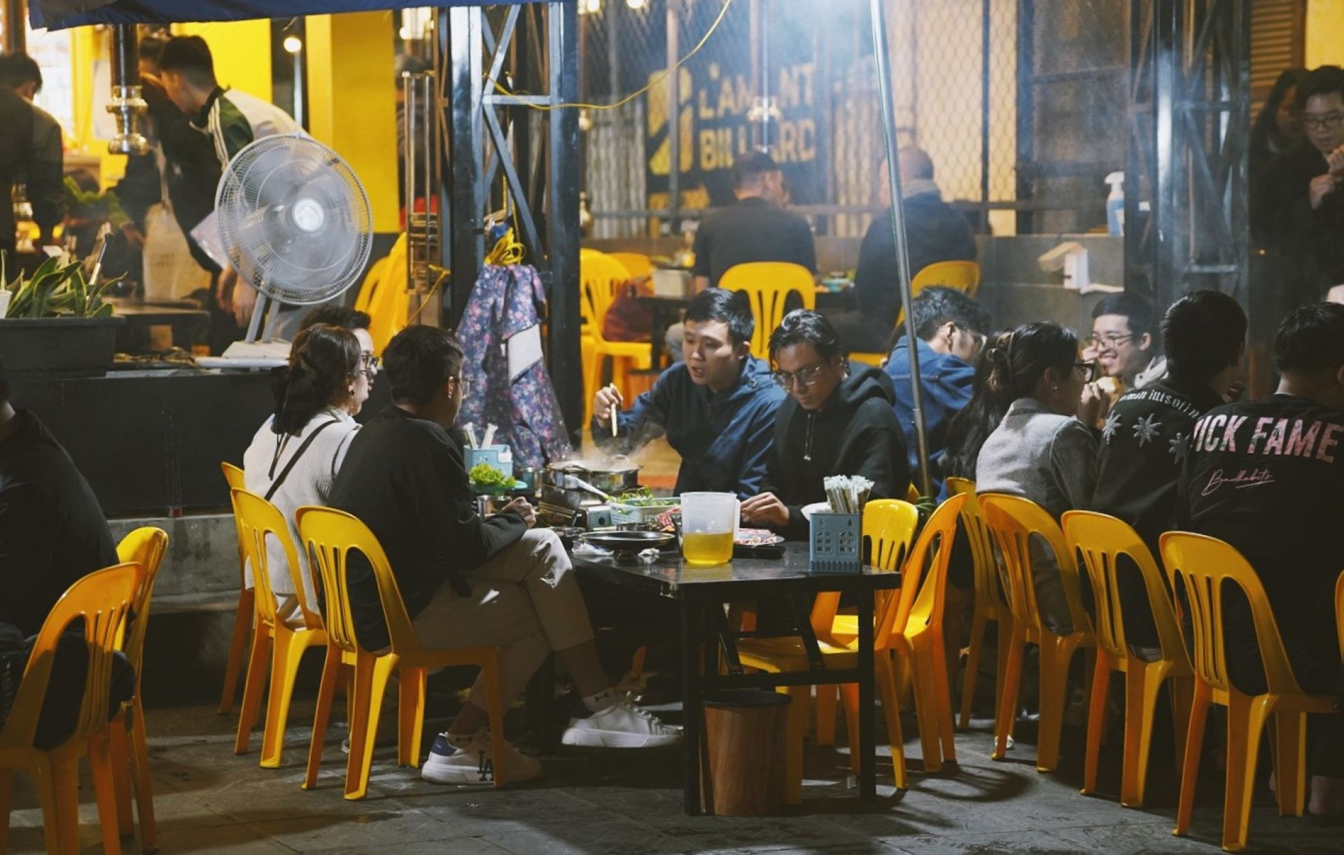 Đông đến, dành thời gian ăn tối cùng bạn bè...