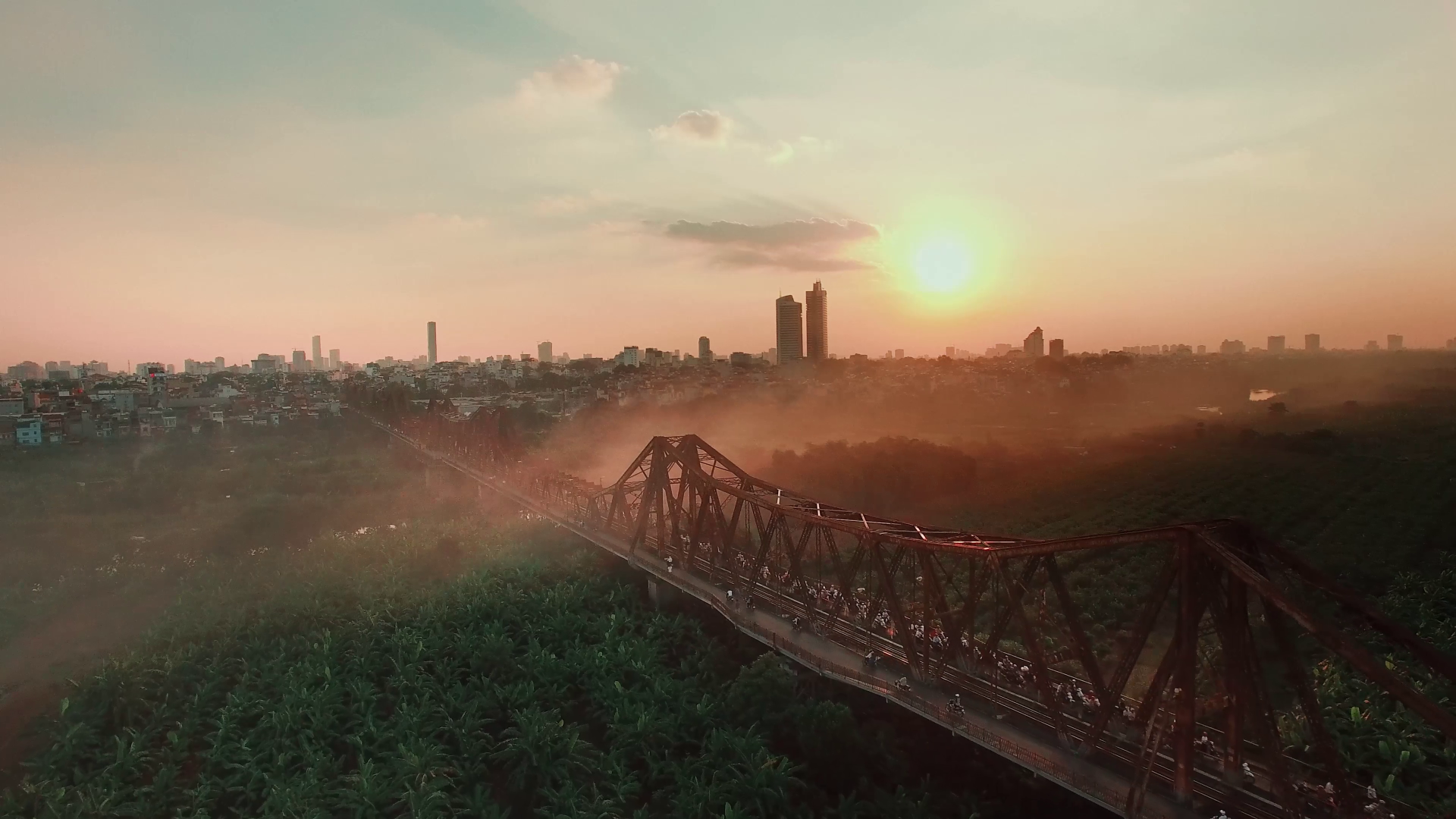 Cùng ngắm một Hà Nội thân quen và tràn đầy cảm xúc qua hình ảnh trong MV Going Home ảnh 1 Cùng ngắm một Hà Nội thân quen và tràn đầy cảm xúc qua hình ảnh trong MV Going Home ảnh 1