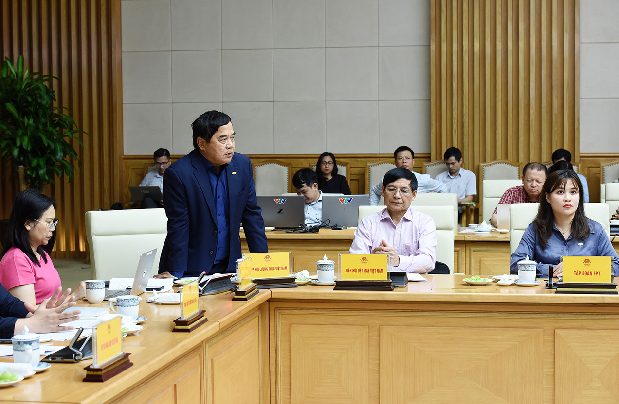 Đại diện lãnh đạo Hiệp hội Lương thực Việt Nam phát biểu.