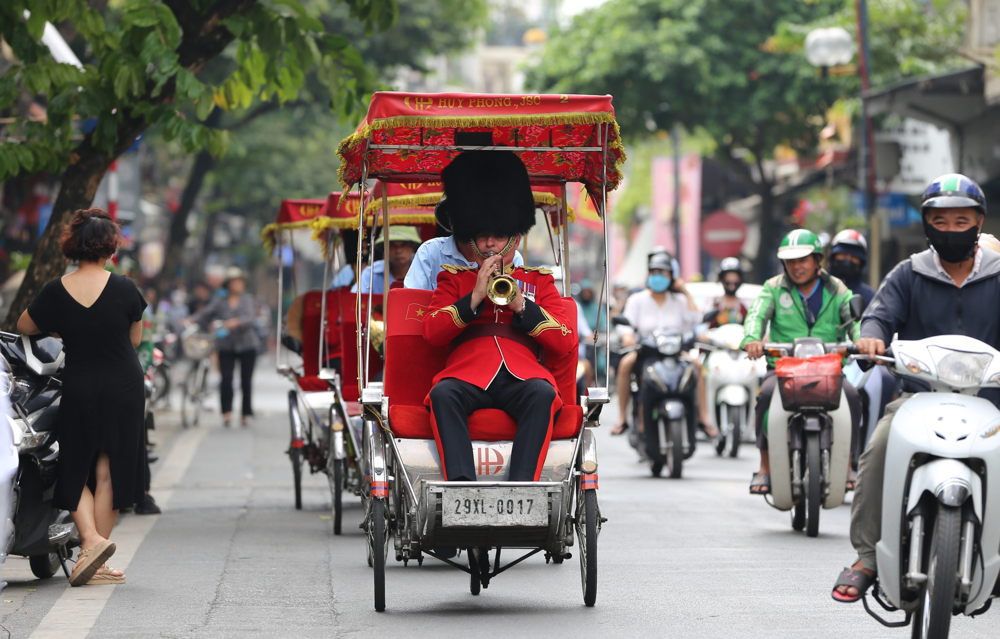Thu hút ánh nhìn của nhiều phương tiện xung quanh.