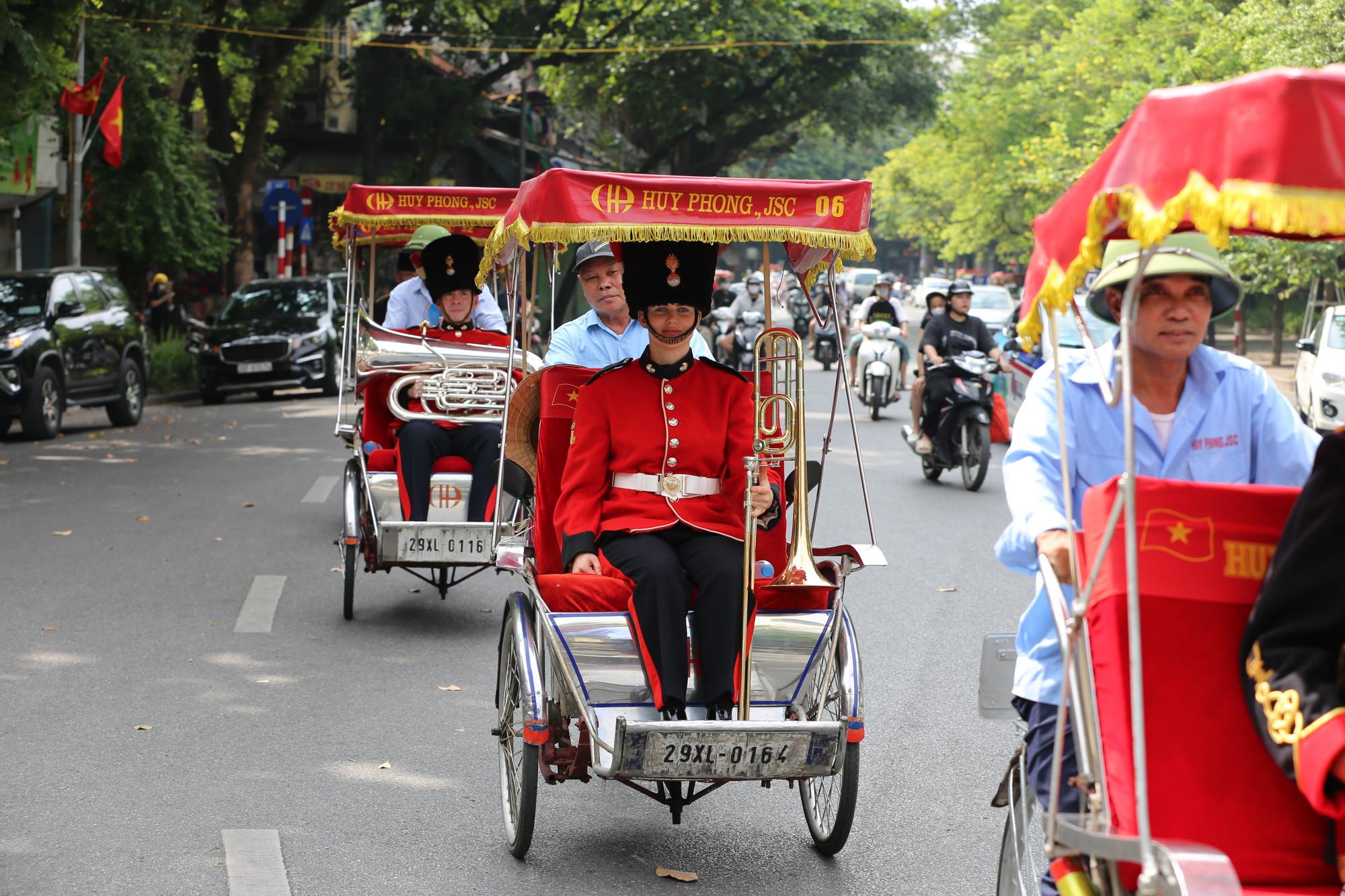 Làm quen với thời tiết và không khí tại Thủ đô.