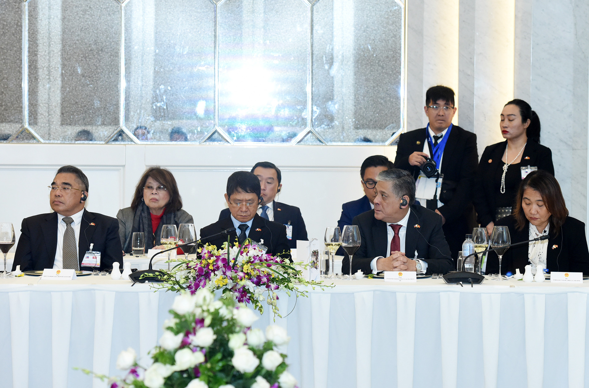 Các thành viên đi cùng đoàn với Tổng thống Philippines Ferdinand Romualdez Marcos Jr.