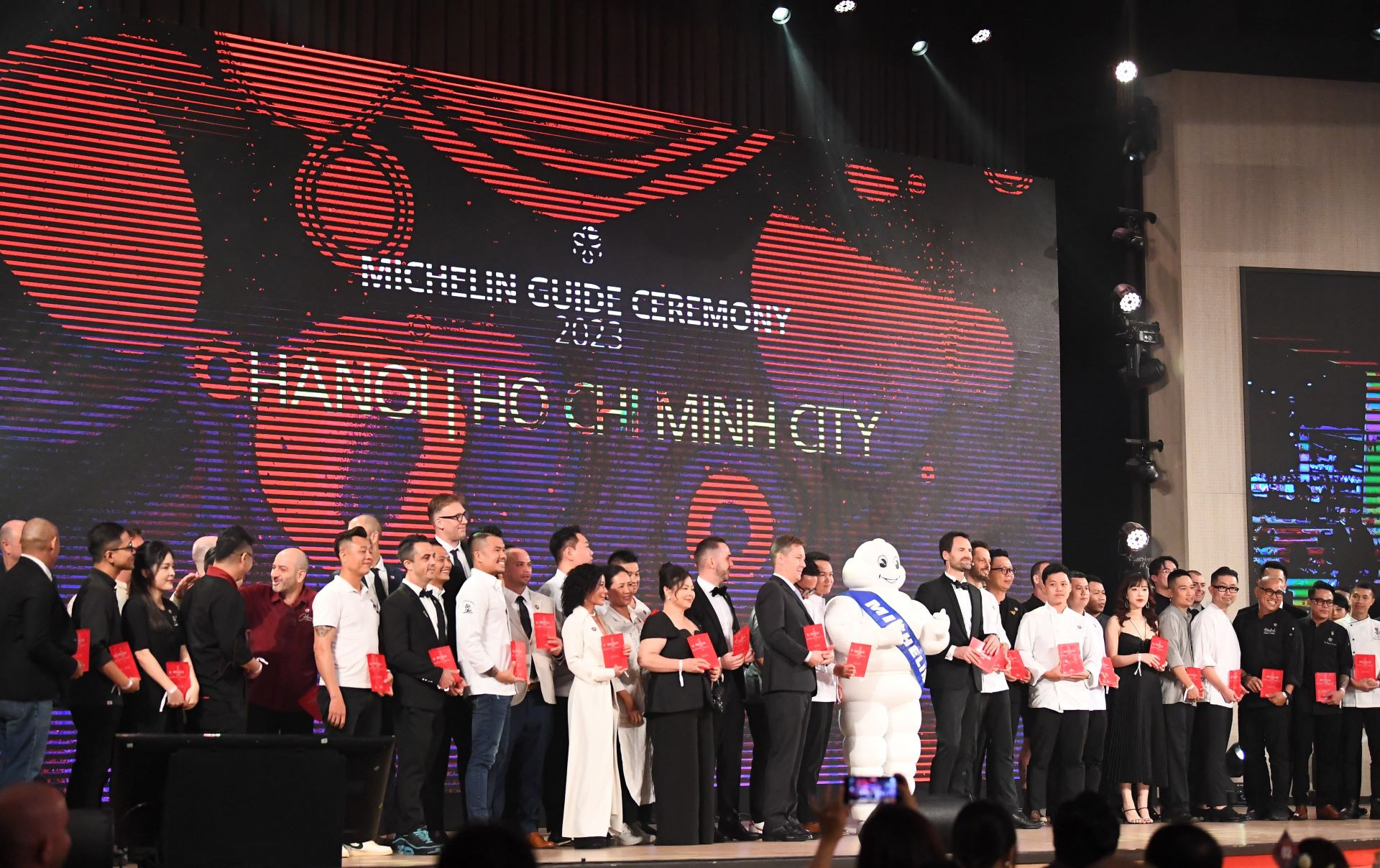 Các đơn vị được vinh danh nhận giải thưởng. Các đơn vị được vinh danh nhận giải thưởng.