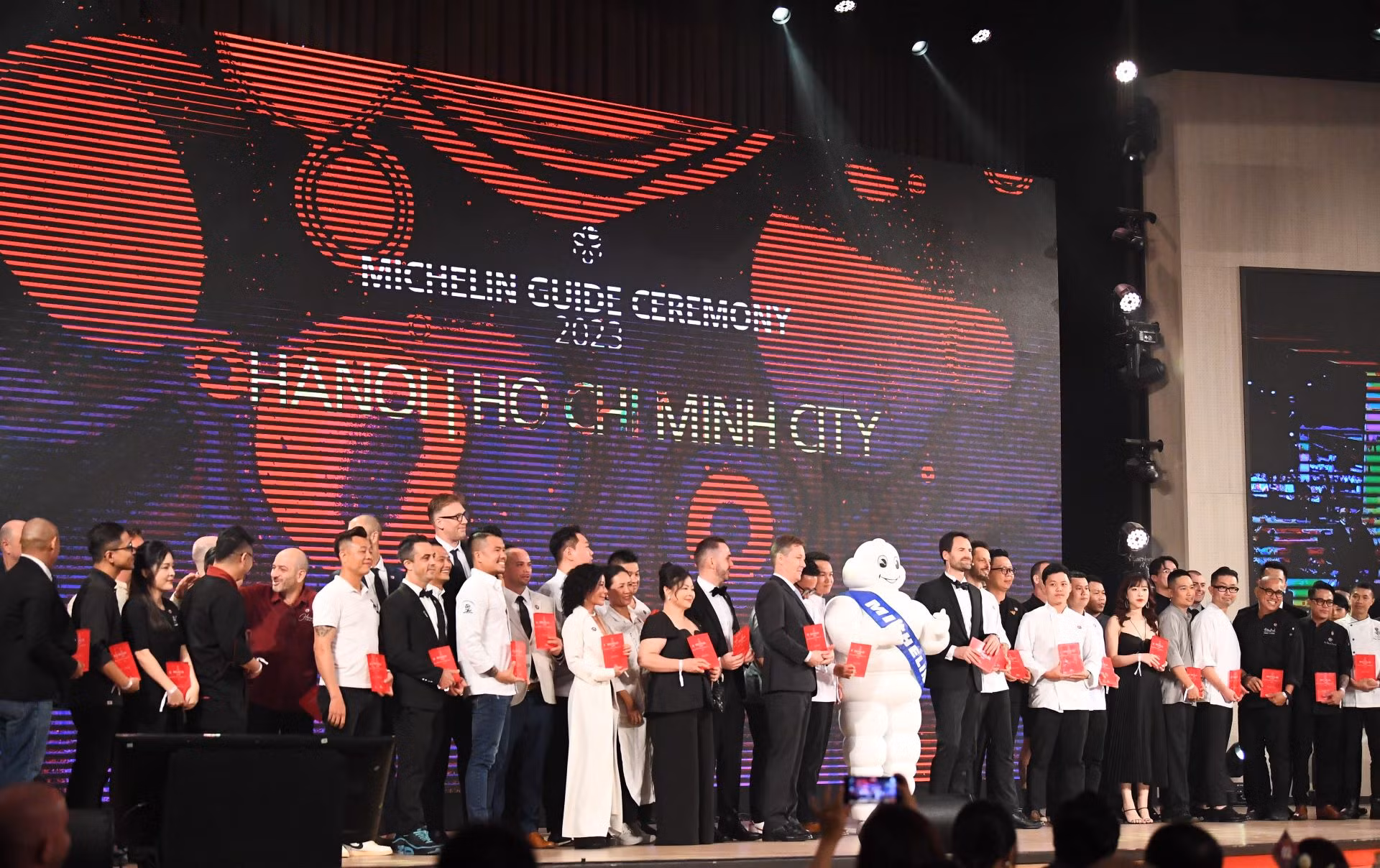 Các đơn vị được vinh danh nhận giải thưởng.