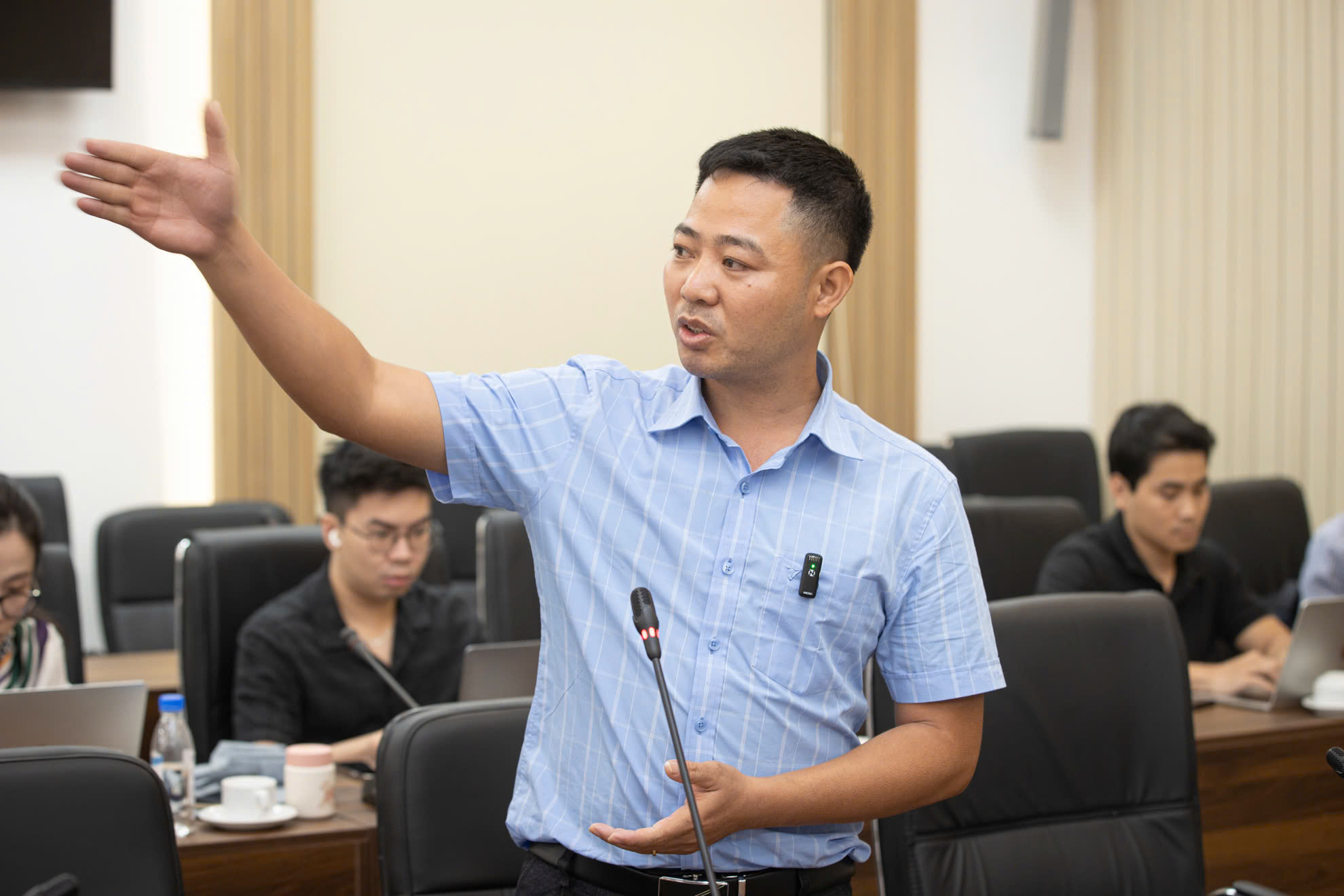 Ông Vũ Văn Chức - người sáng lập Trung tâm Hỗ trợ phát triển hòa nhập Hoa Xuyến Chi, tỉnh Bắc Giang.