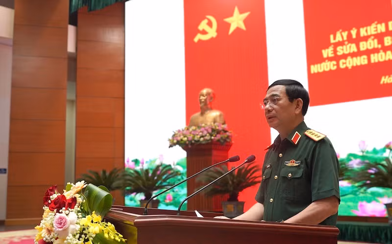 Đại tướng Phan Văn Giang, Ủy viên Bộ Chính trị, Phó Bí thư Quân ủy Trung ương, Bộ trưởng Quốc phòng, phát biểu chủ trì hội nghị.