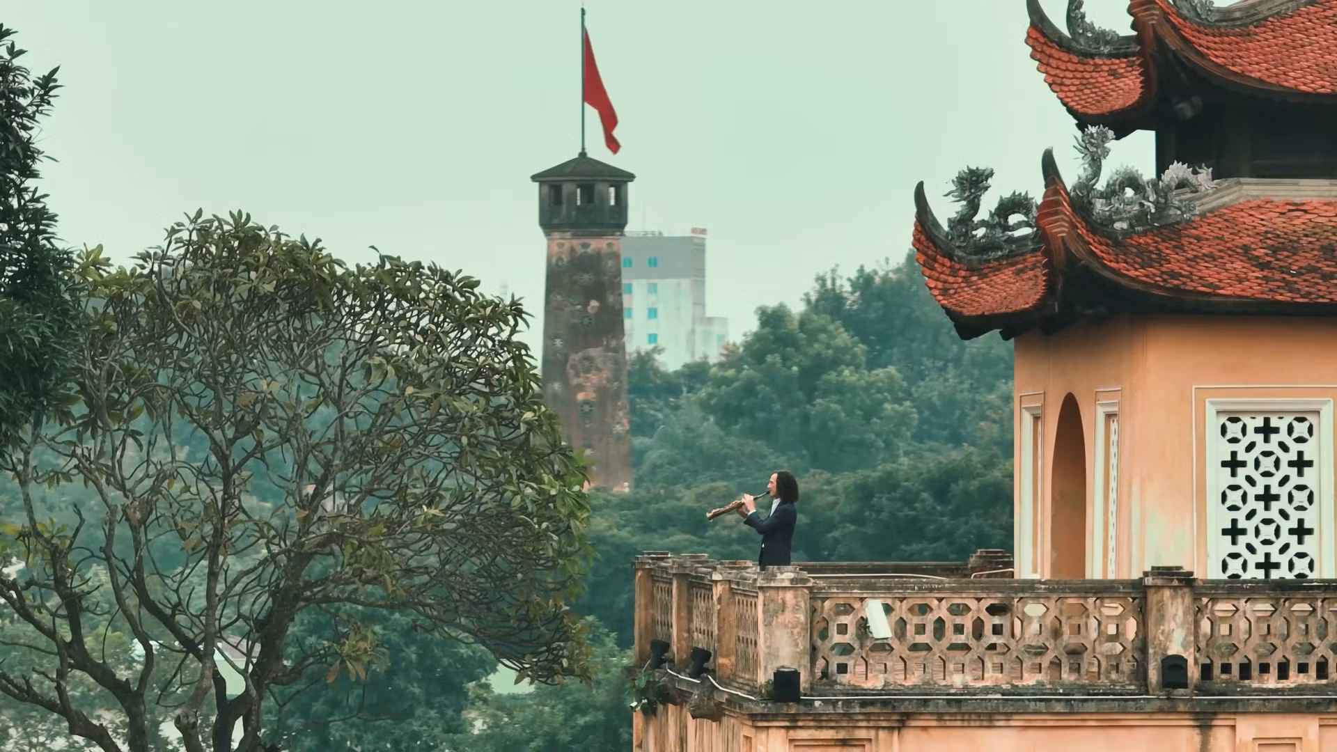 Cùng ngắm một Hà Nội thân quen và tràn đầy cảm xúc qua hình ảnh trong MV Going Home ảnh 10