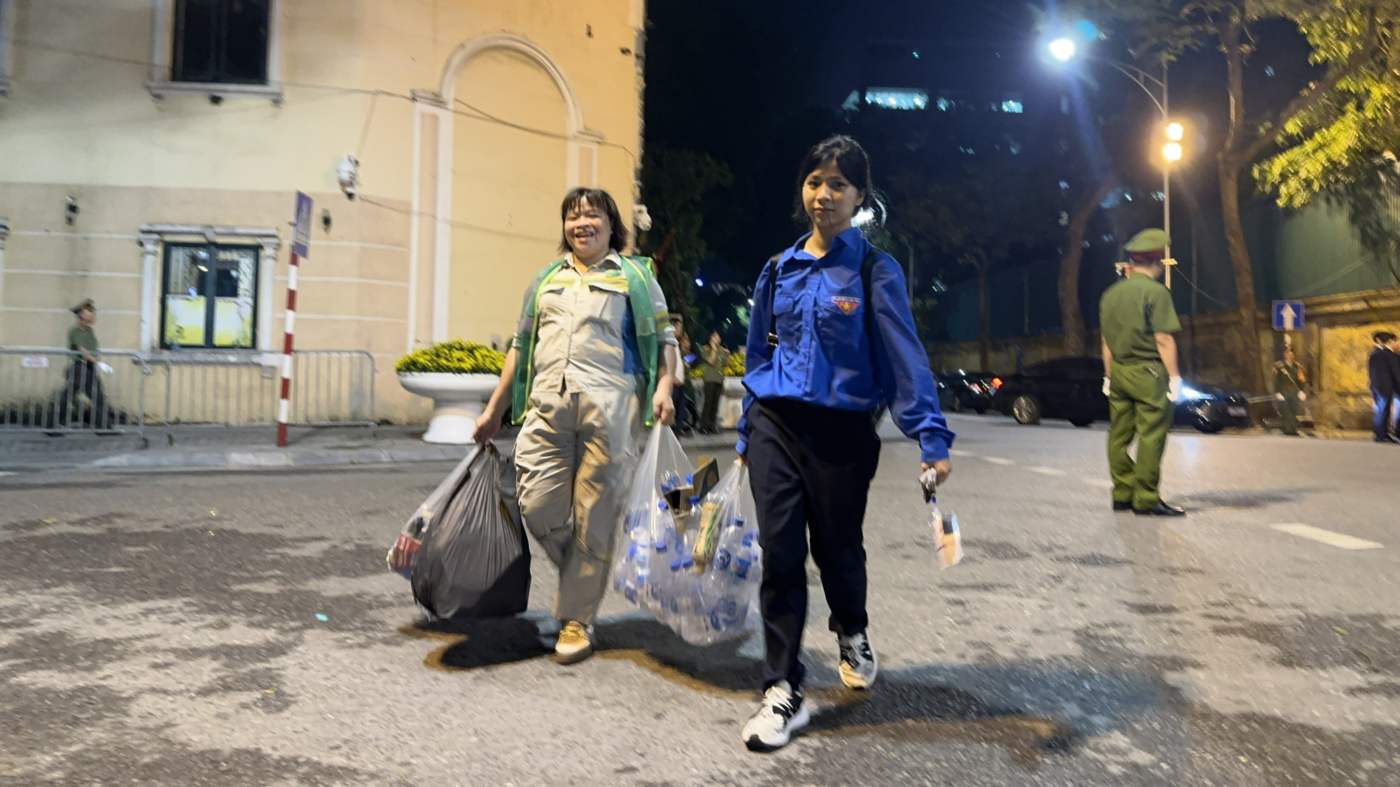 Công tác dọn dẹp cuối ngày.