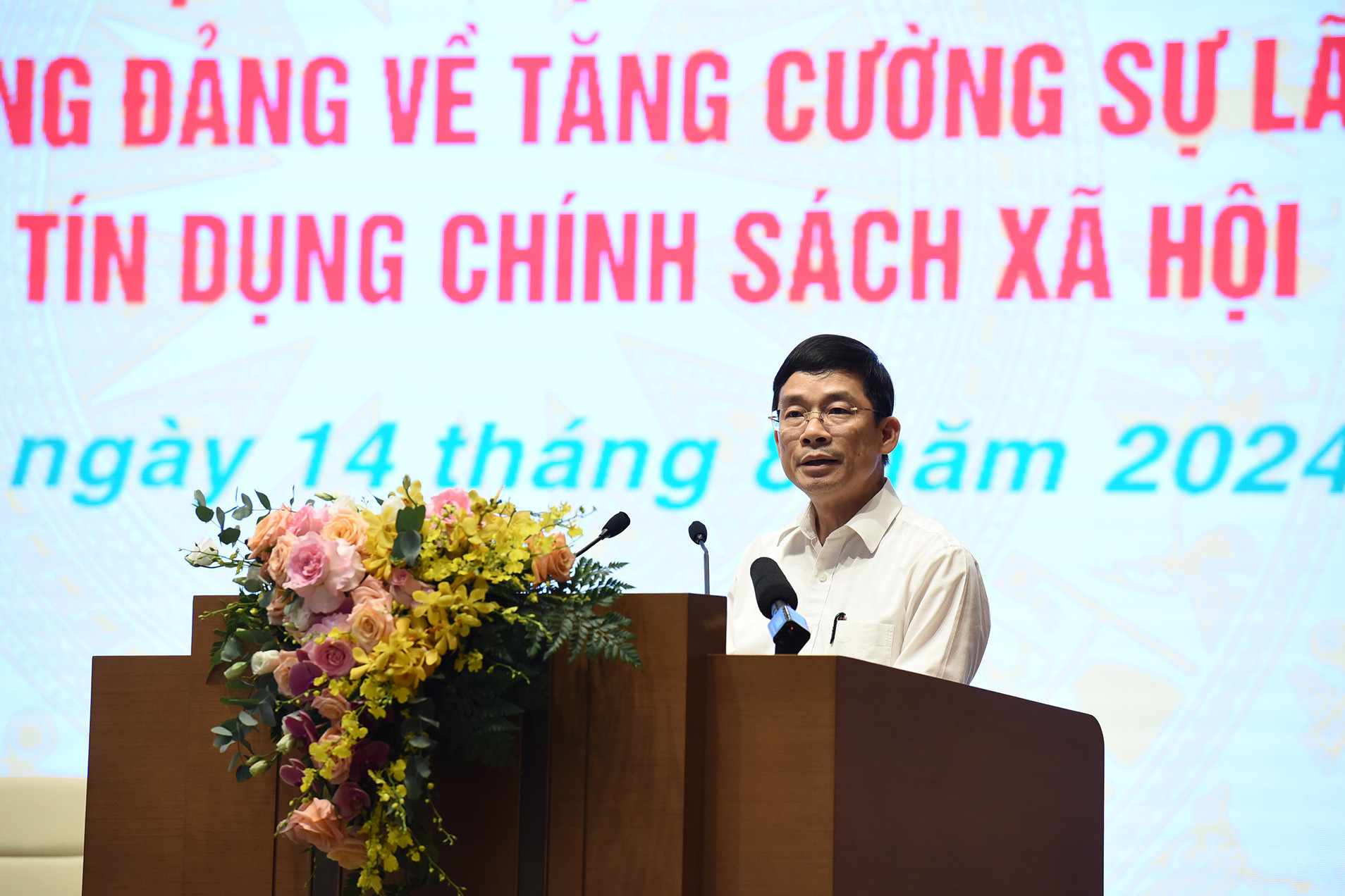 Phó Trưởng Ban Kinh tế Trung ương Nguyễn Duy Hưng phát biểu tại hội nghị.