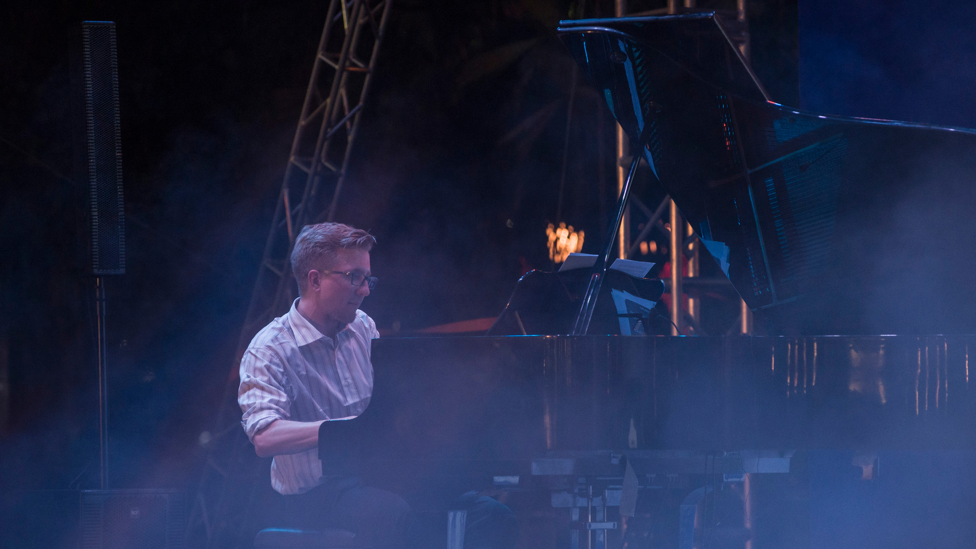 Các nghệ sĩ châu Âu biểu diễn tại sự kiện.