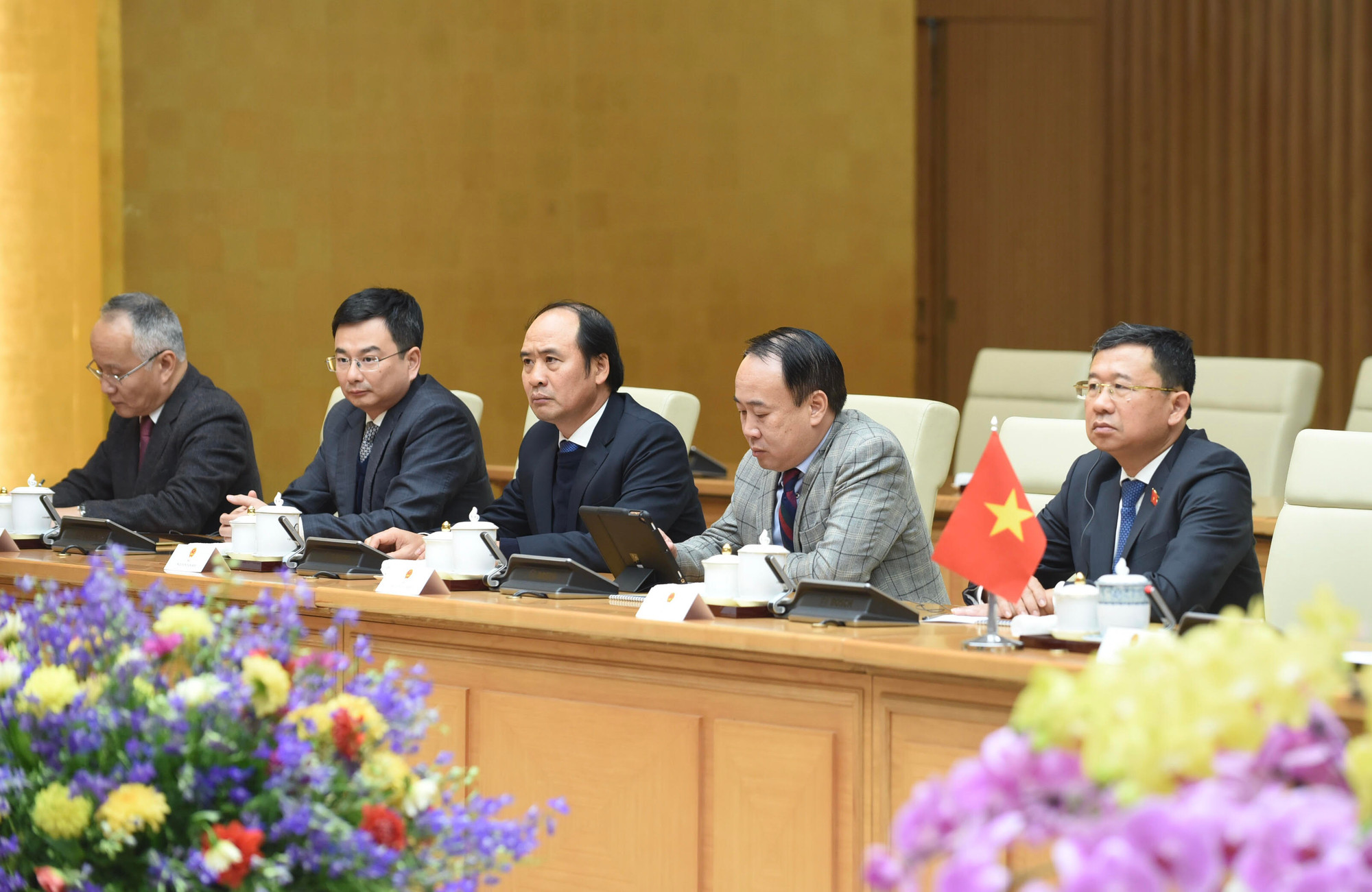 Đại diện lãnh đạo các bộ, ban, ngành của VIệt Nam tham dự buổi tiếp.