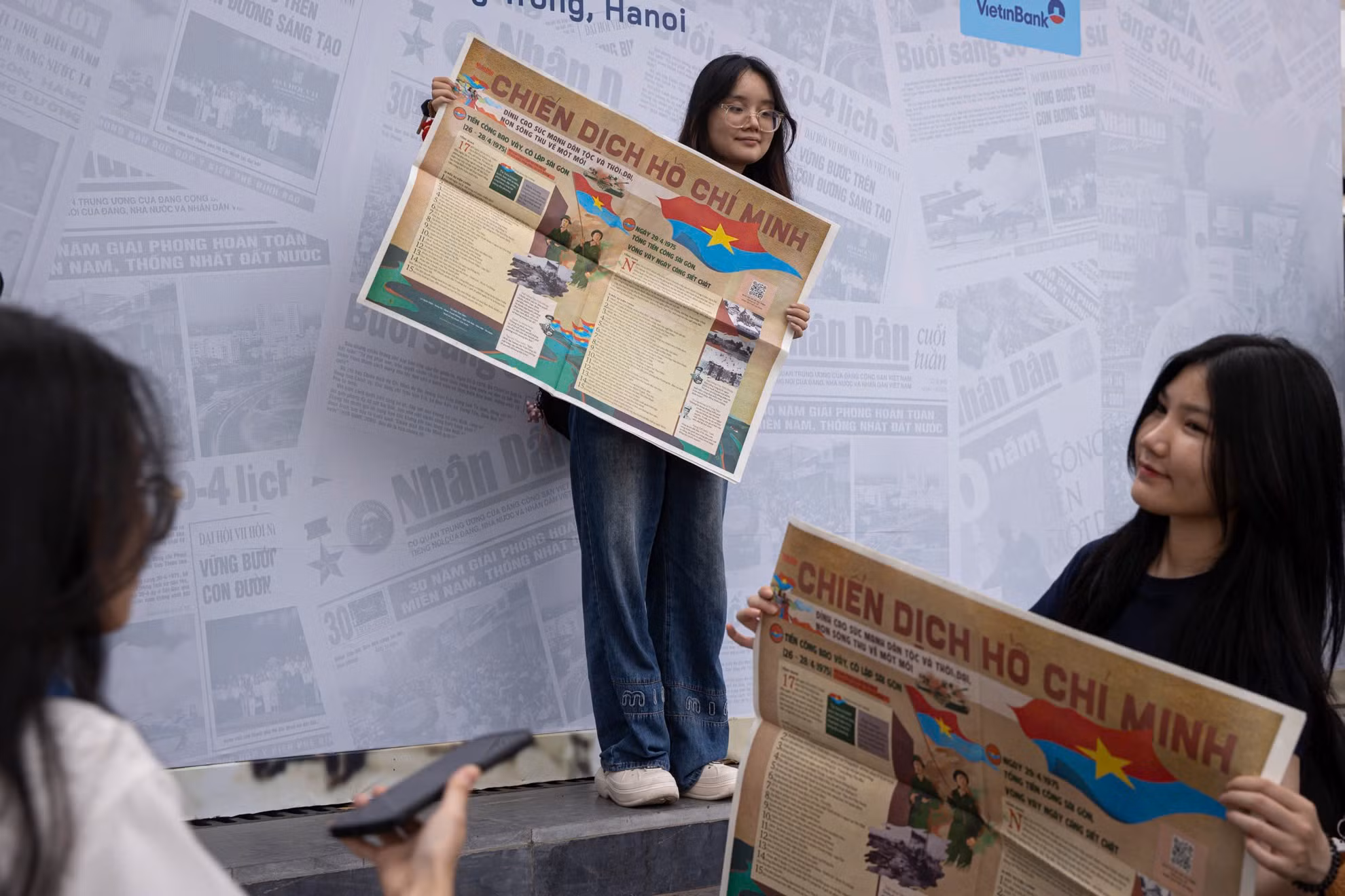 [Ảnh] Phụ san đặc biệt của Báo Nhân Dân lan toả tới bạn đọc toàn quốc ảnh 2