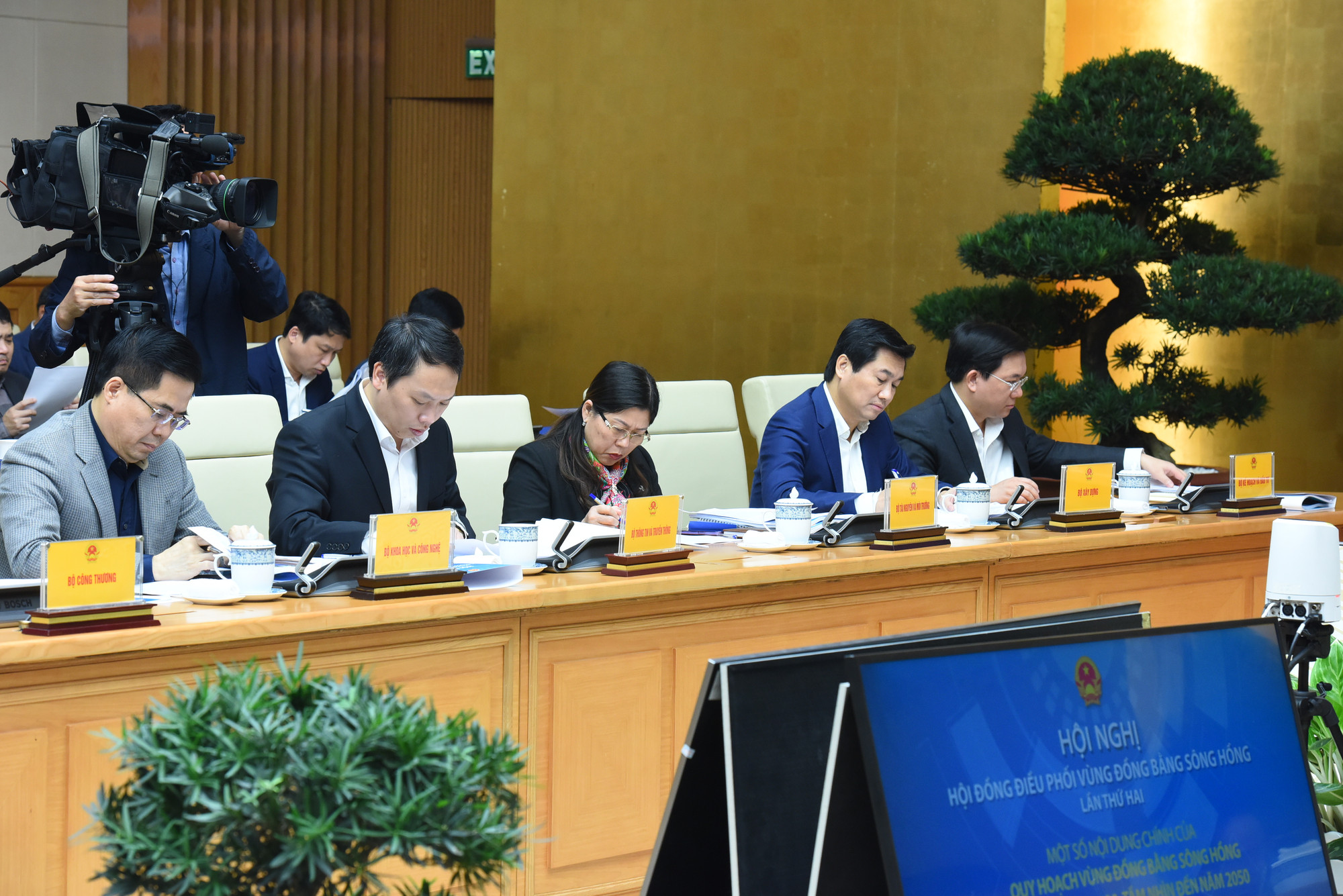 Các đại biểu tham dự hội nghị.