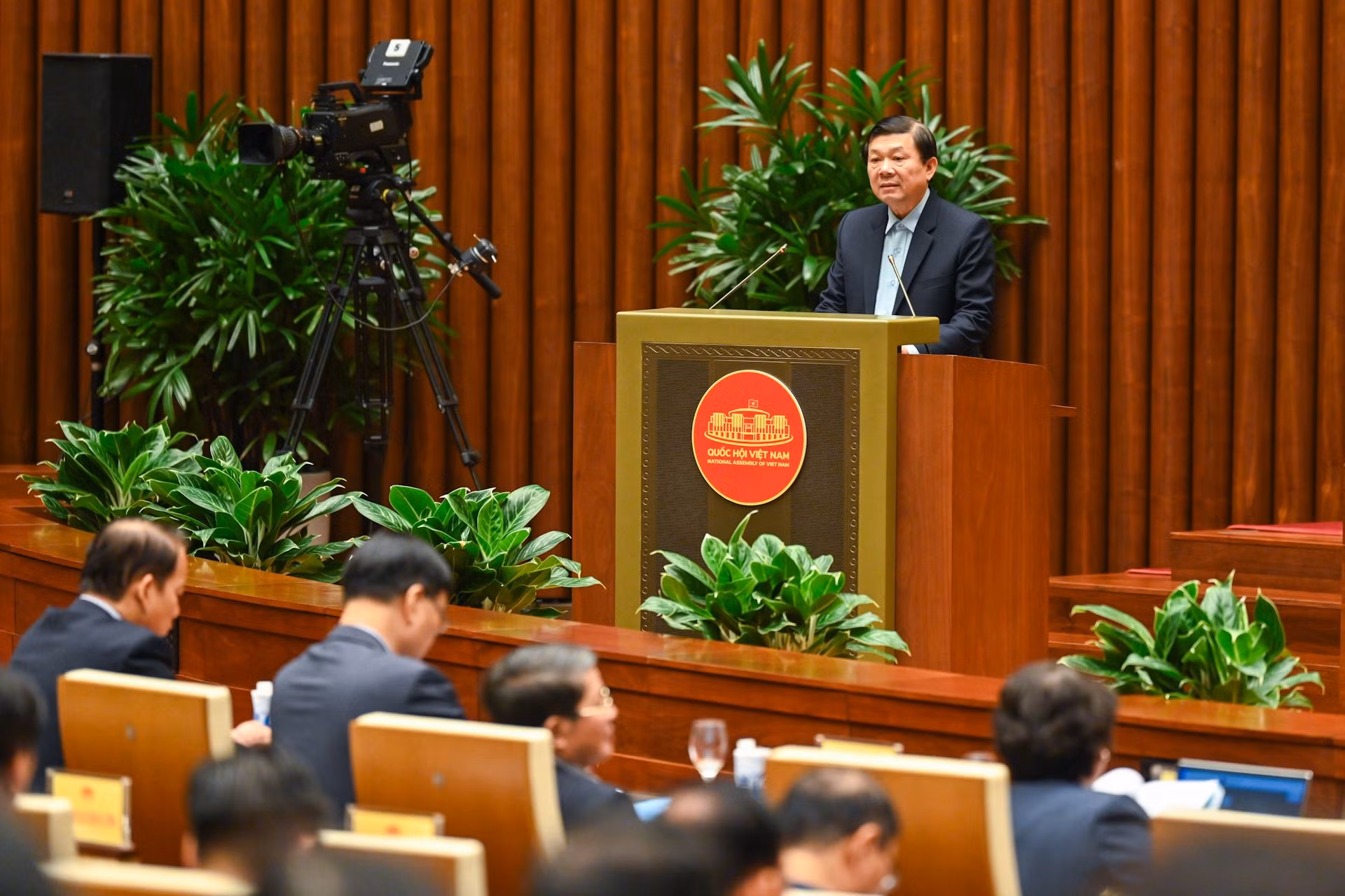 Phó Chủ tịch Ủy ban Trung ương Mặt trận Tổ quốc Việt Nam Nguyễn Hữu Dũng phát biểu tham luận. Phó Chủ tịch Ủy ban Trung ương Mặt trận Tổ quốc Việt Nam Nguyễn Hữu Dũng phát biểu tham luận.