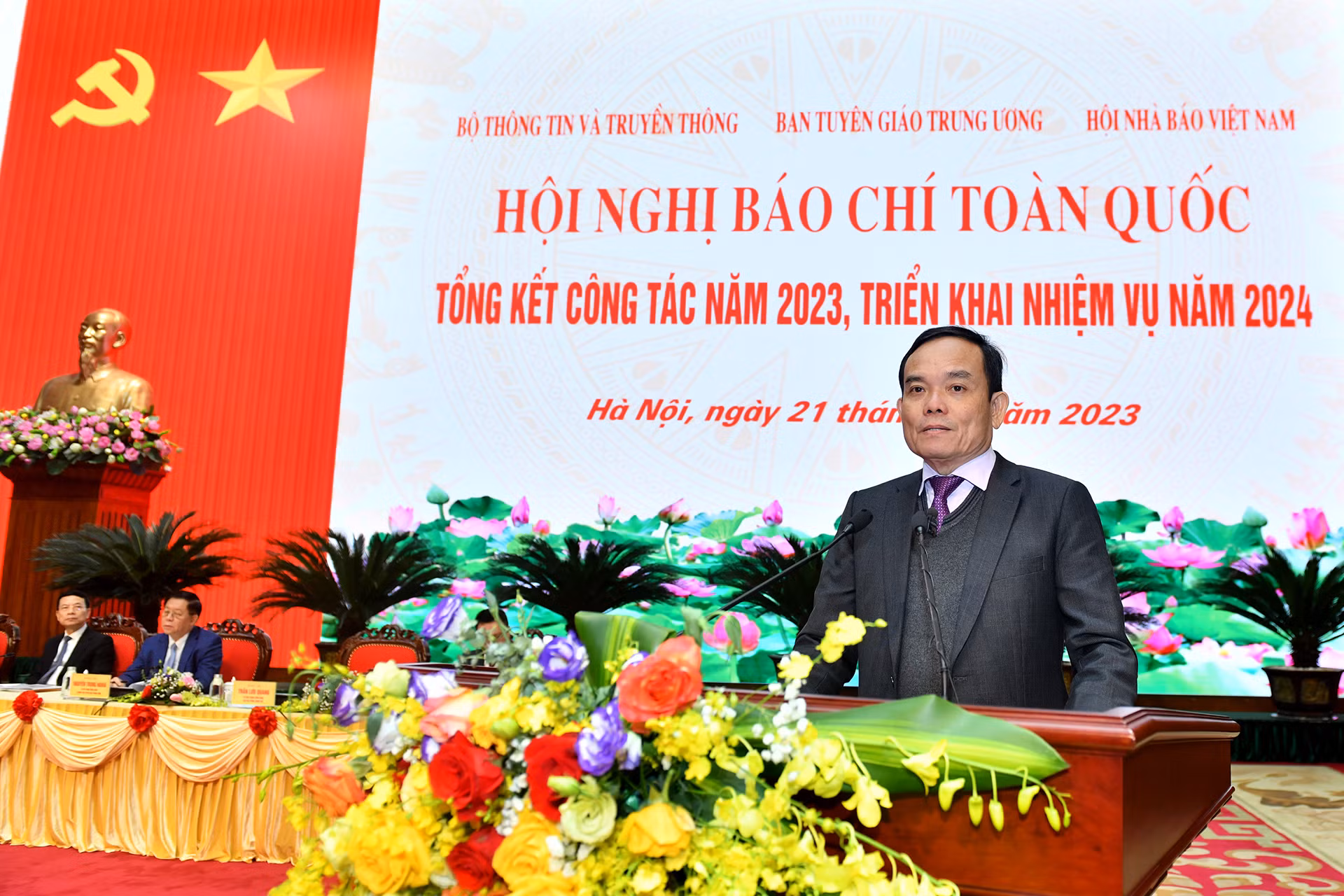 Phó Thủ tướng Trần Lưu Quang phát biểu tại hội nghị.