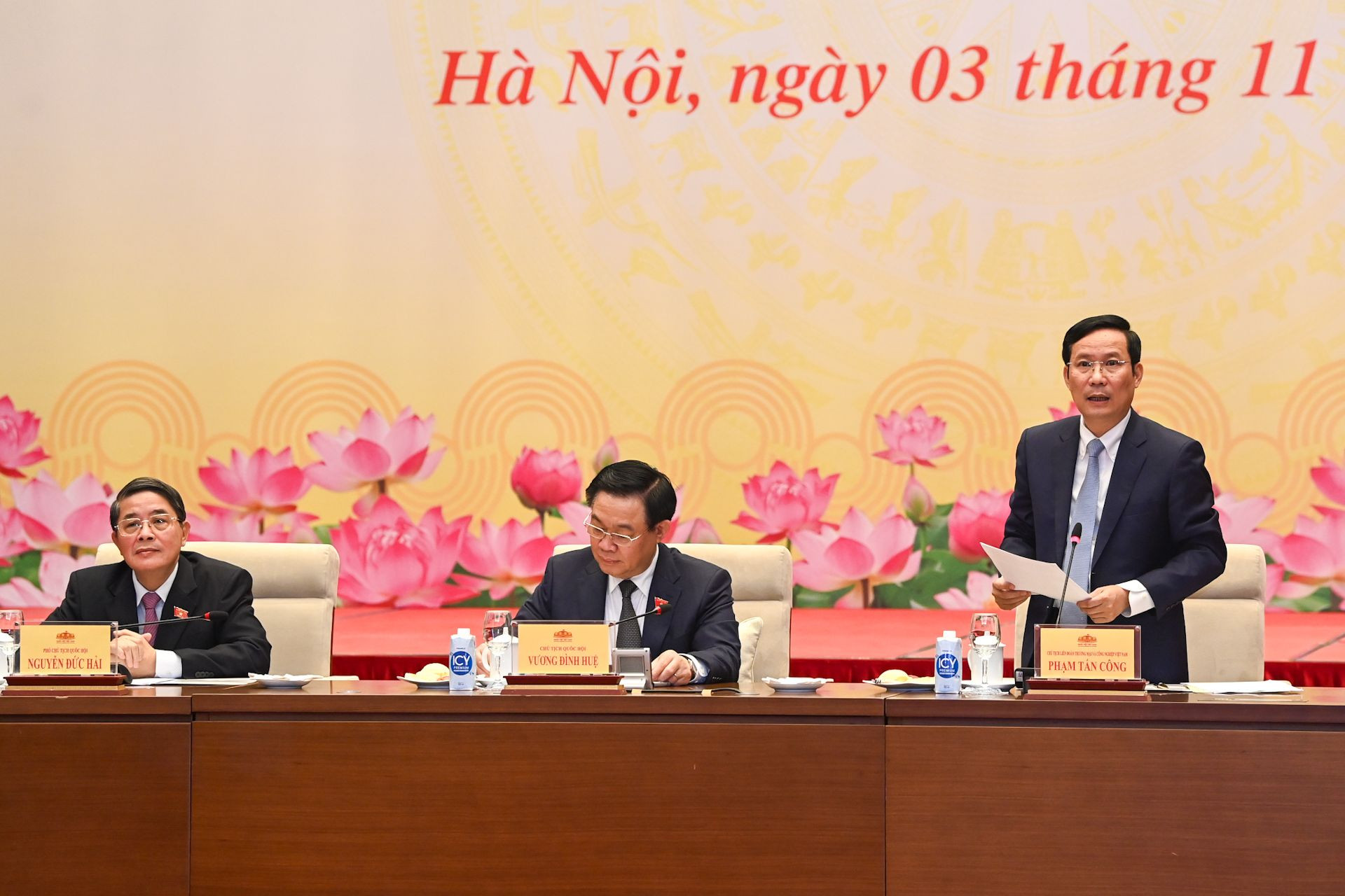 Chủ tịch VCCI Phạm Tấn Công phát biểu tại buổi gặp mặt.