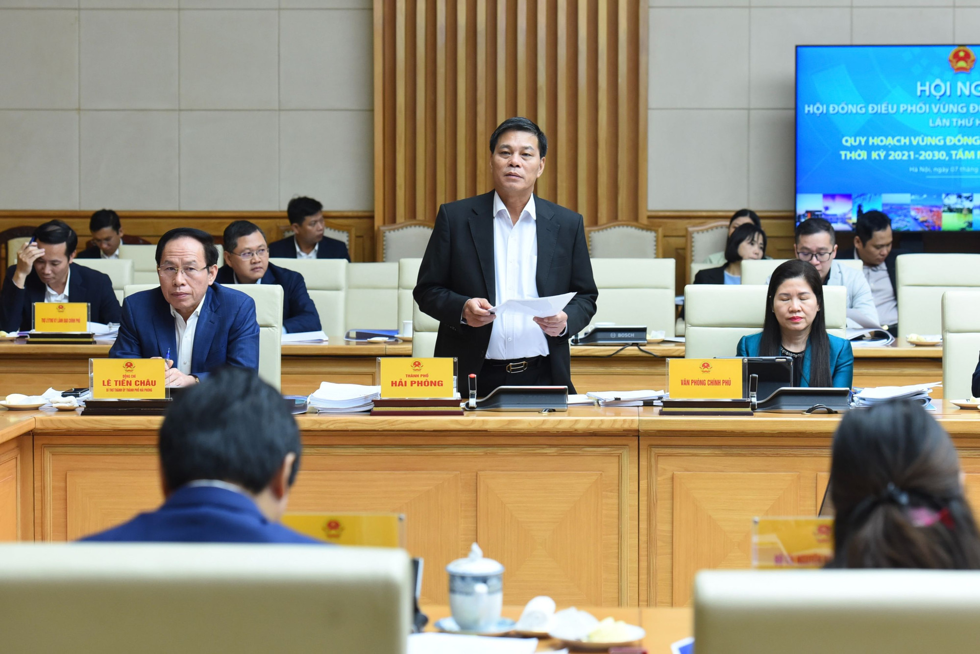 Chủ tịch Ủy ban nhân dân thành phố Hải phòng Nguyễn Văn Tùng phát biểu.