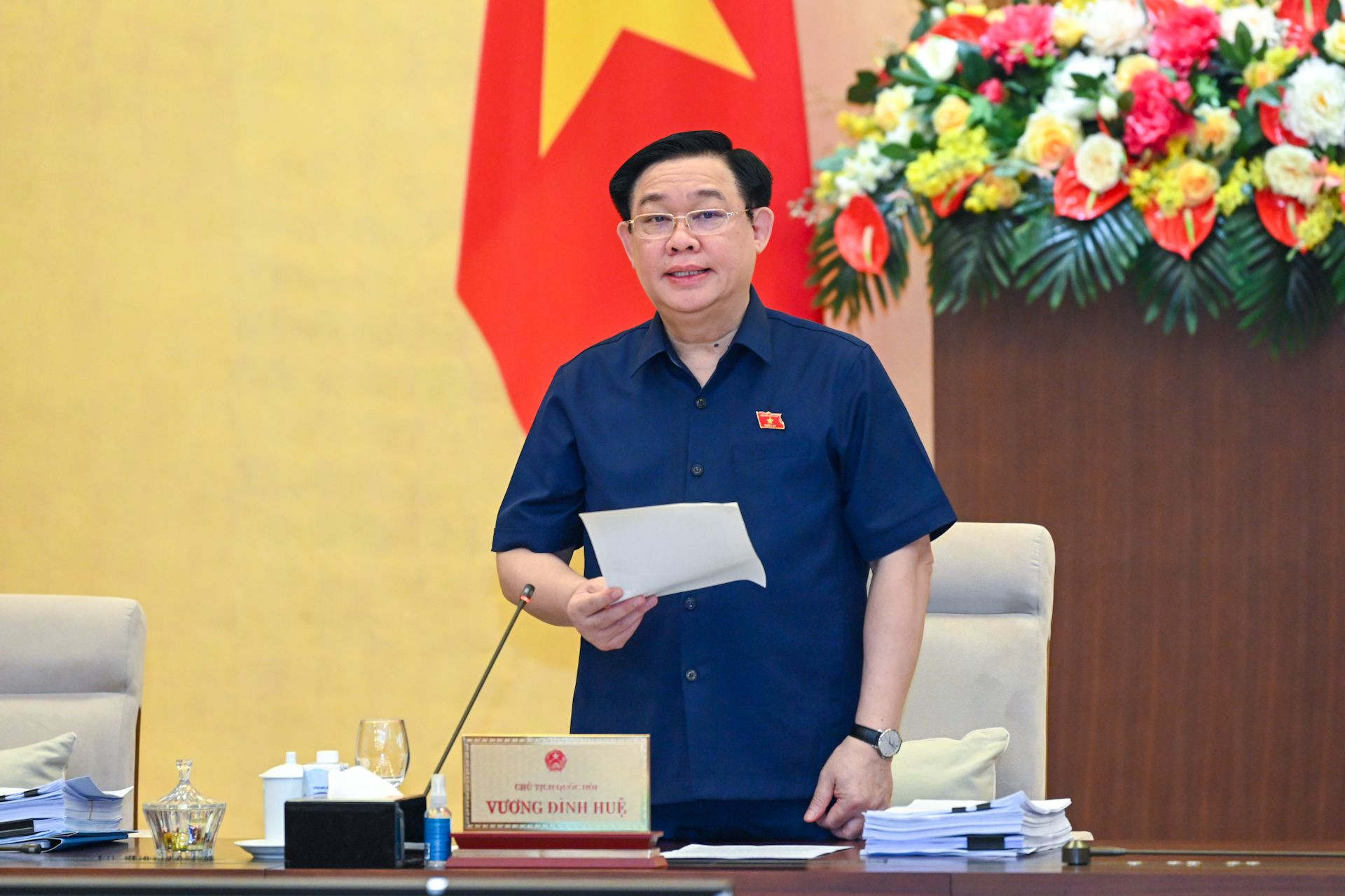 Chủ tịch Quốc hội nhấn mạnh, trên cơ sở xem xét toàn diện công tác chuẩn bị và các nội dung trình Quốc hội, sau khi tiếp thu ý kiến các vị đại biểu Quốc hội, các Đoàn đại biểu Quốc hội, Ủy ban Thường vụ Quốc hội sẽ cho ý kiến lần cuối cùng về chương trình nội dung Kỳ họp thứ 6 để trình Quốc hội xem xét, biểu quyết thông qua tại phiên họp trù bị.