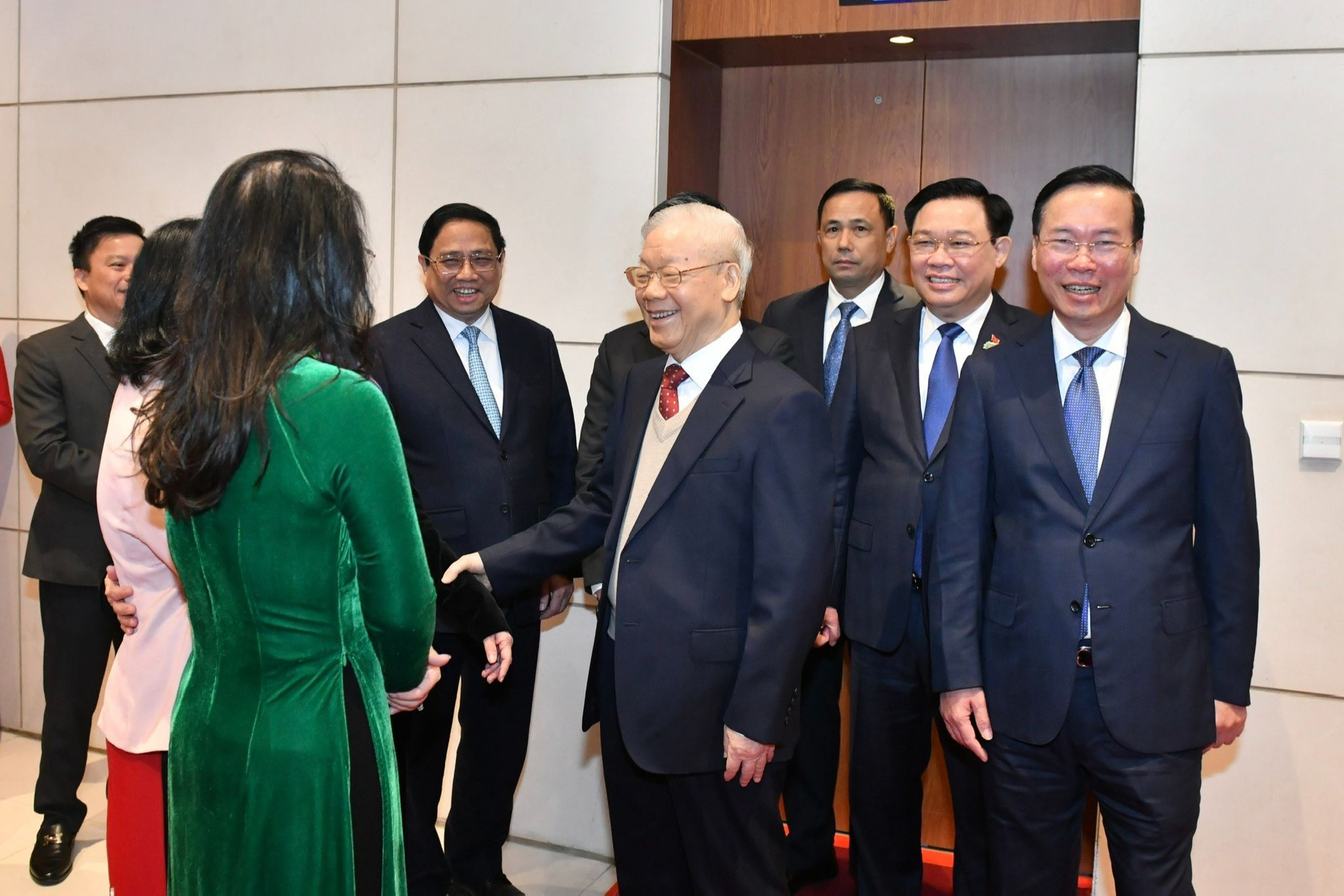 Tổng Bí thư Nguyễn Phú Trọng, các đồng chí lãnh đạo Đảng, Nhà nước và các đại biểu dự Đại hội.