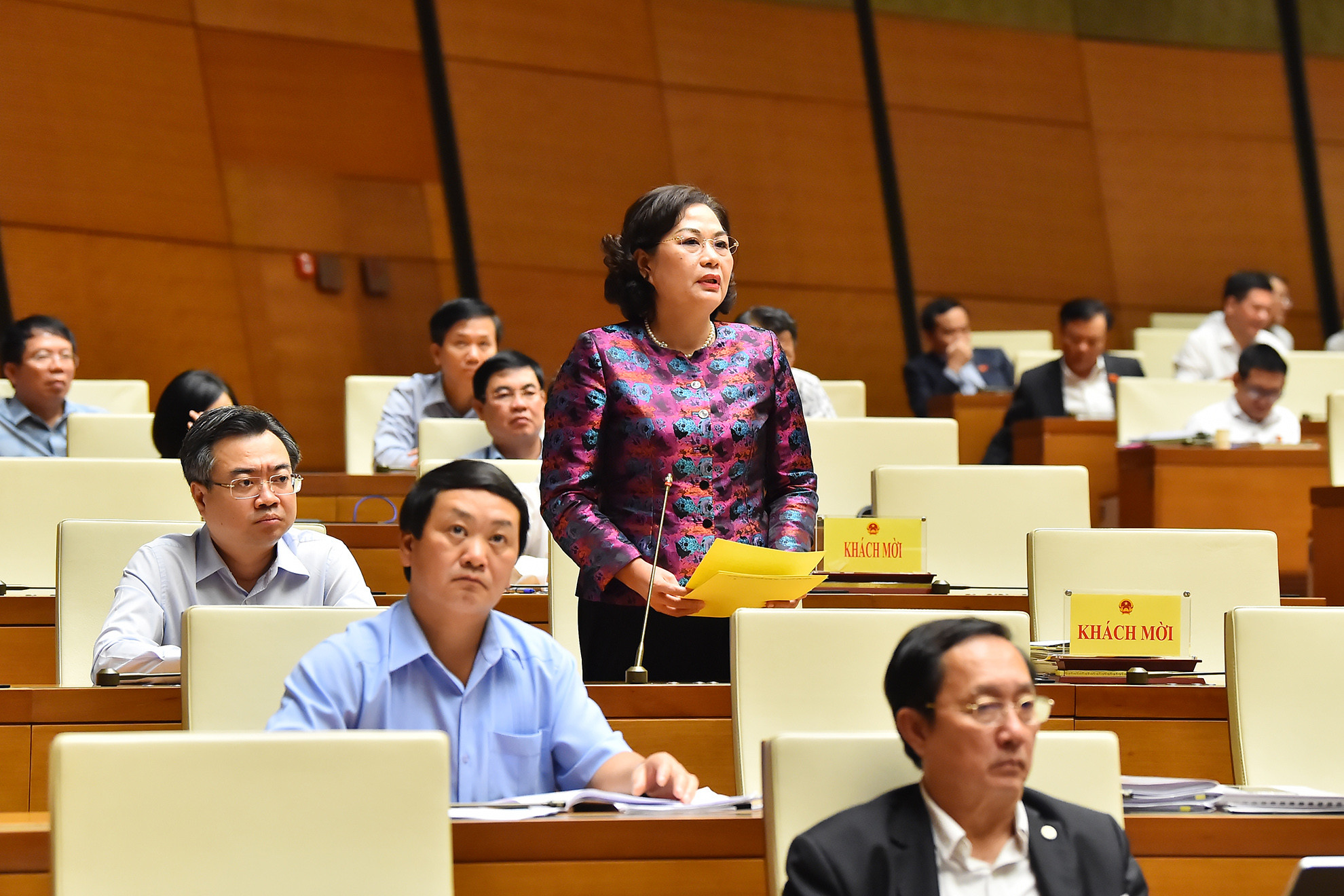 Thống đốc Ngân hàng Nhà nước Việt Nam Nguyễn Thị Hồng phát biểu giải trình, làm rõ một số vấn đề các đại biểu Quốc hội nêu.