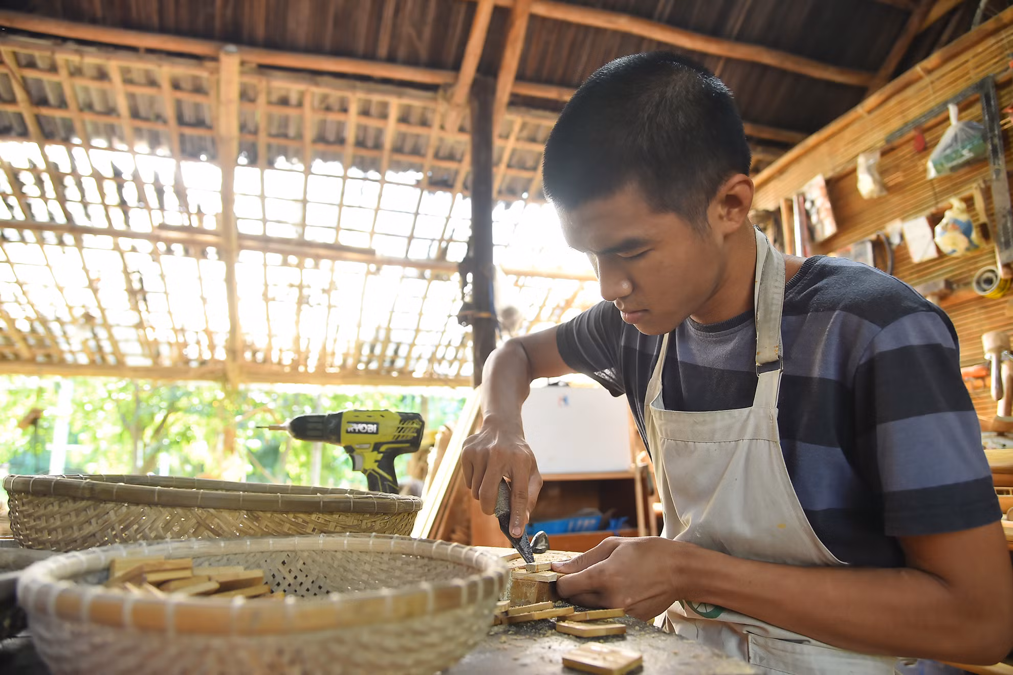 Những sản phẩm thủ công sẽ giữ được phần lớn hình dáng giá trị của cây tre và không làm phá vỡ cấu trúc của nó. Ngoài ra còn giữ được bản sắc riêng vùng miền và của người thợ.