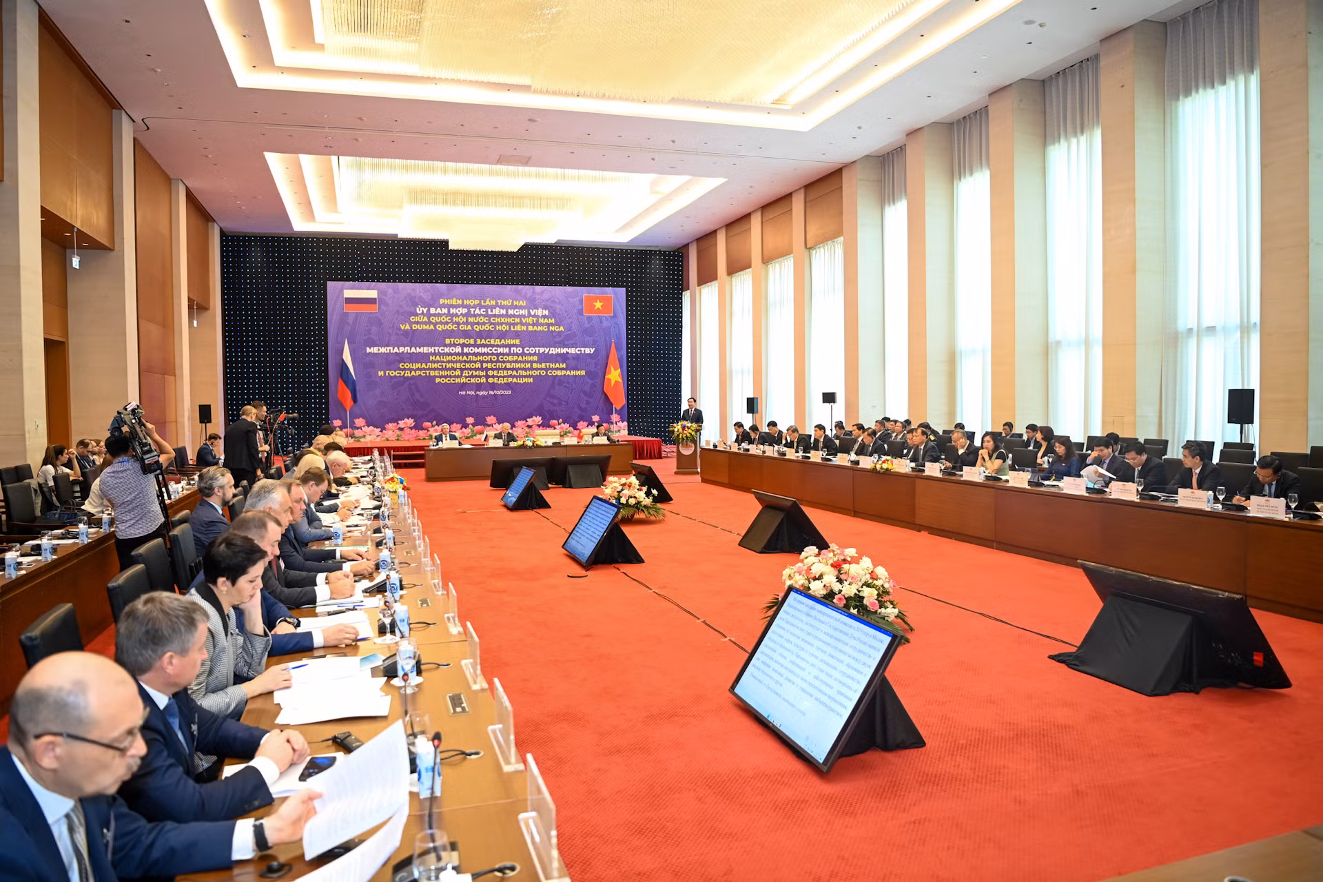 Quang cảnh Phiên họp lần thứ hai của Ủy ban hợp tác liên nghị viện giữa Quốc hội Việt Nam và Duma Quốc gia Quốc hội Liên bang Nga.