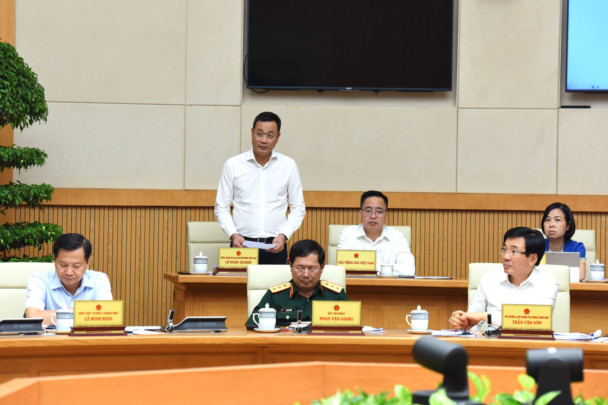 Tổng Giám đốc Đài Truyền hình Việt Nam Lê Ngọc Quang phát biểu. Tổng Giám đốc Đài Truyền hình Việt Nam Lê Ngọc Quang phát biểu.