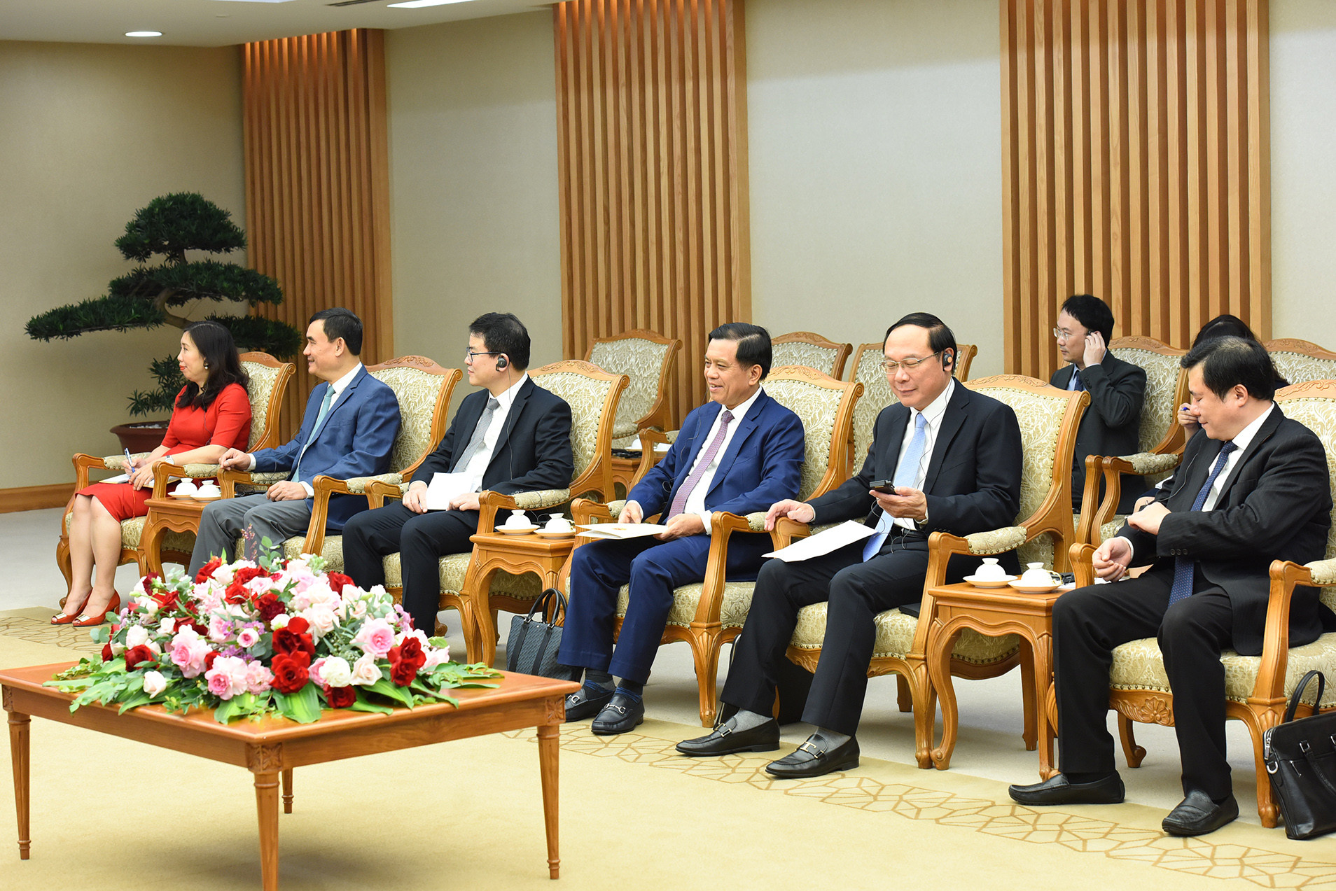 Đại diện lãnh đạo các bộ, ban, ngành của Chính phủ Việt Nam tham dự buổi tiếp.