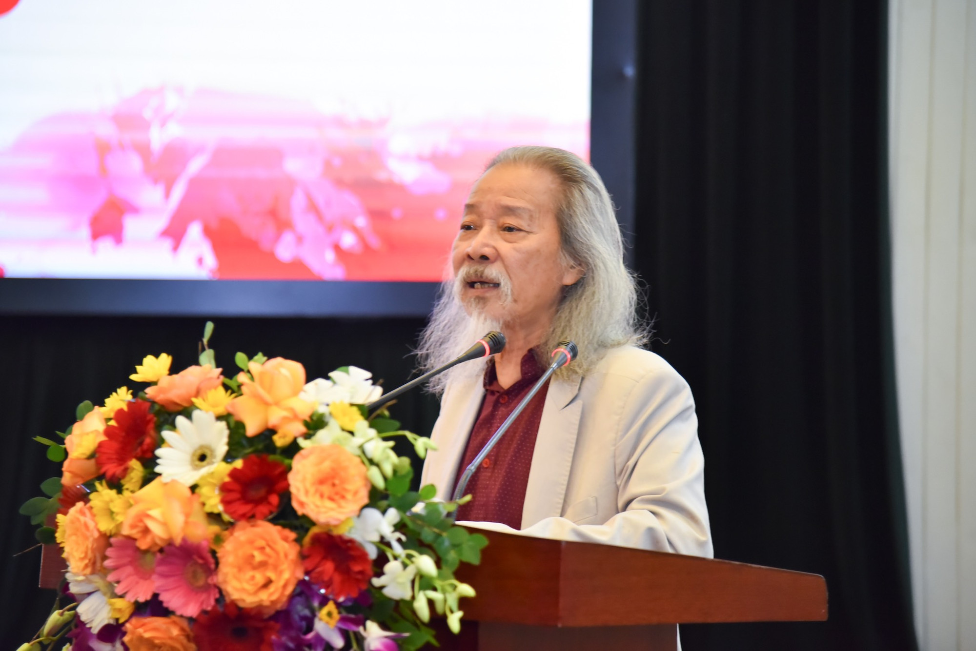 Nhạc sĩ Văn Thao, con trai cả của nhạc sĩ Văn Cao kể lại những câu chuyện về tình bạn giữa cha ông và nhạc sĩ Phạm Duy.