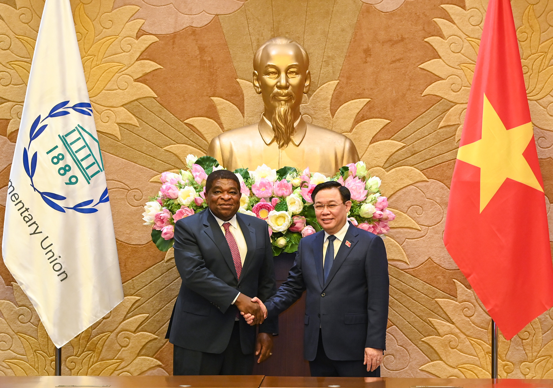 Chủ tịch Quốc hội Vương Đình Huệ và Tổng Thư ký IPU Martin Chungong tại buổi tiếp.