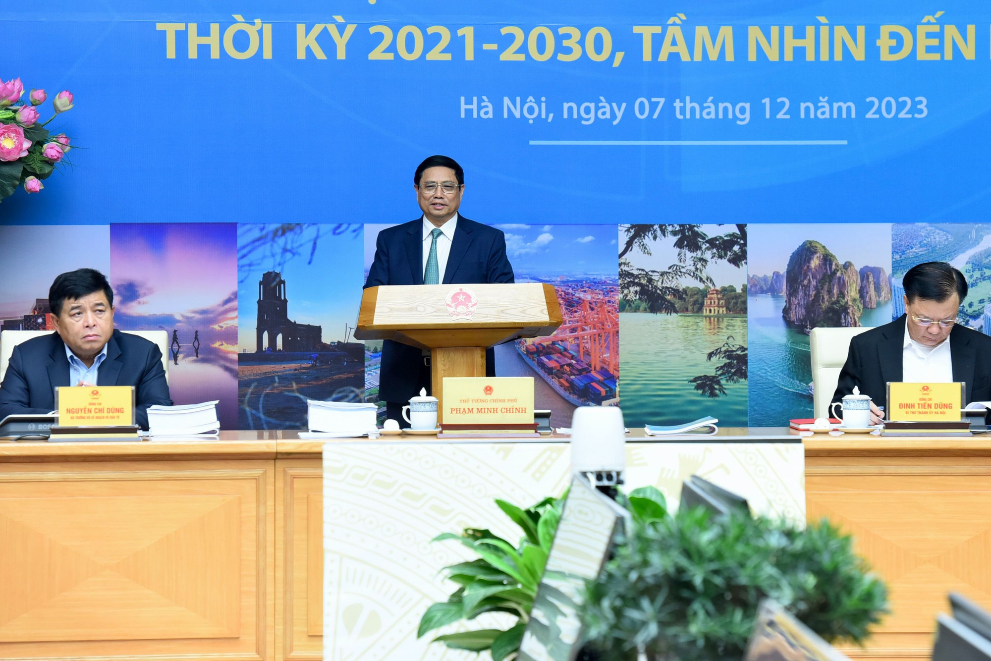 Thủ tướng Phạm Minh Chính dự và chỉ đạo hội nghị.