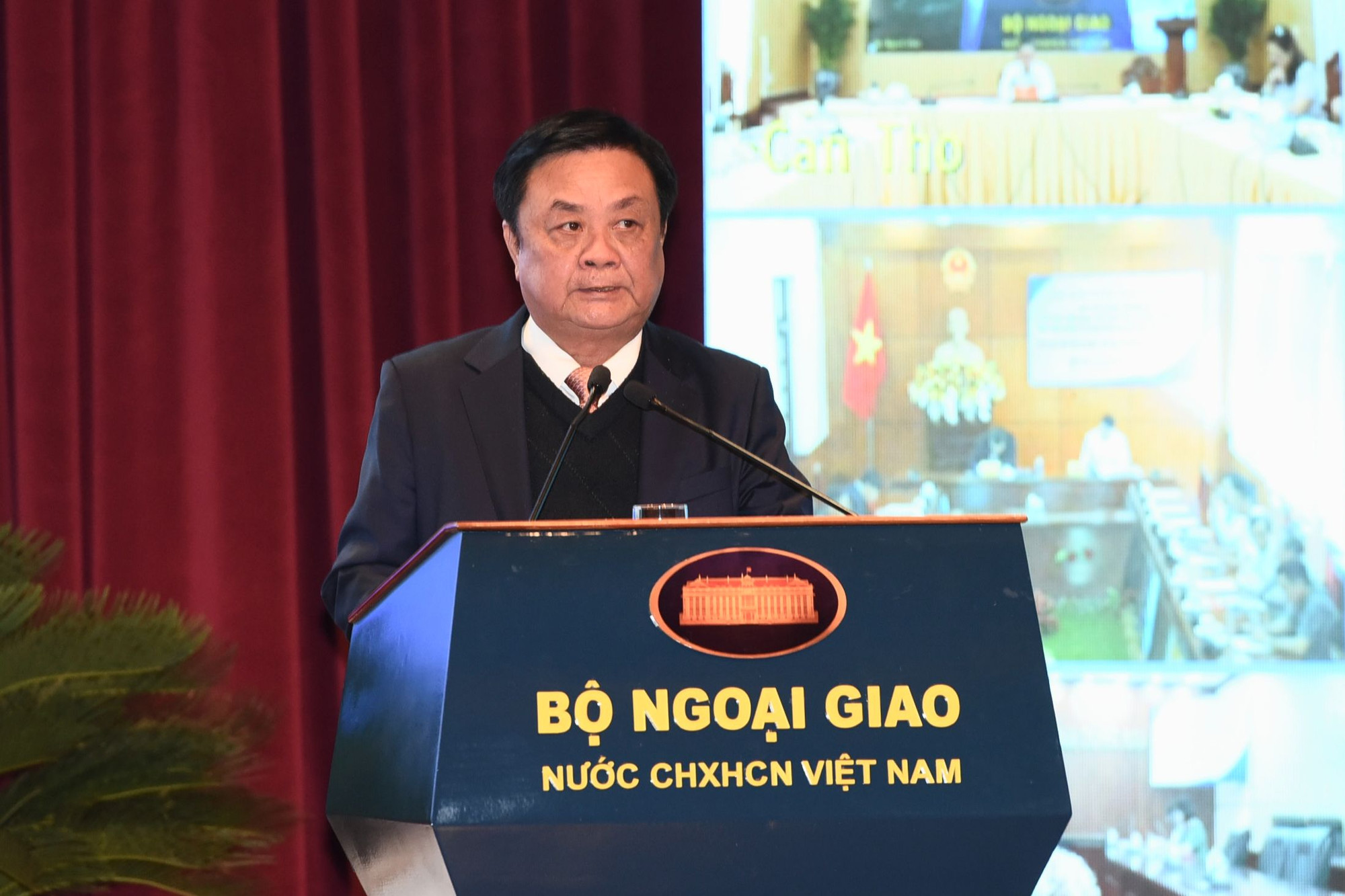 Bộ trưởng Bộ Nông nghiệp và Phát triển Nông thôn Lê Minh Hoan phát biểu tại hội nghị.
