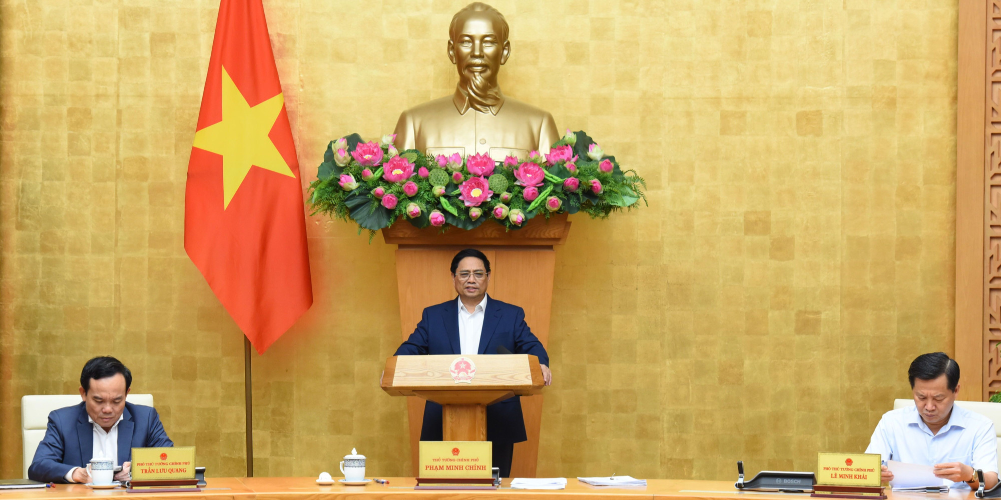 [Ảnh] Thủ tướng Phạm Minh Chính chủ trì phiên họp Chính phủ chuyên đề