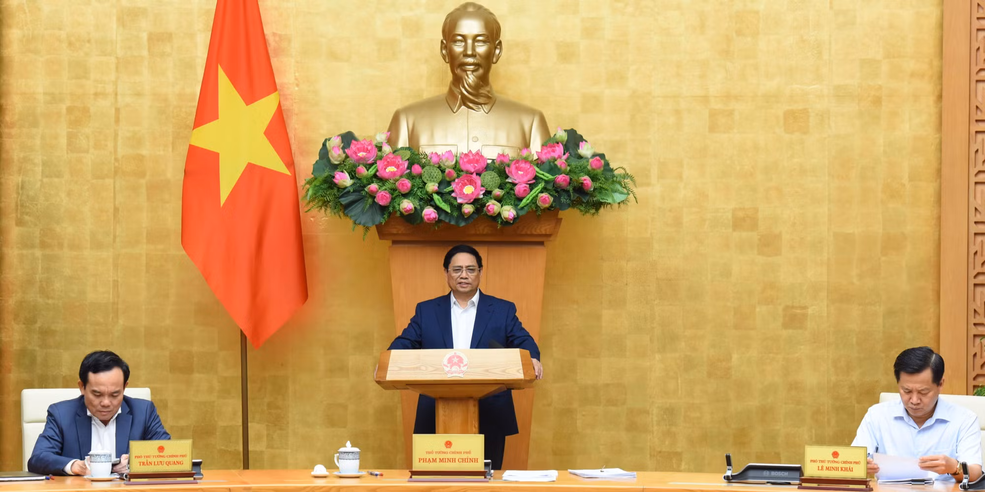 [Ảnh] Thủ tướng Phạm Minh Chính chủ trì phiên họp Chính phủ chuyên đề