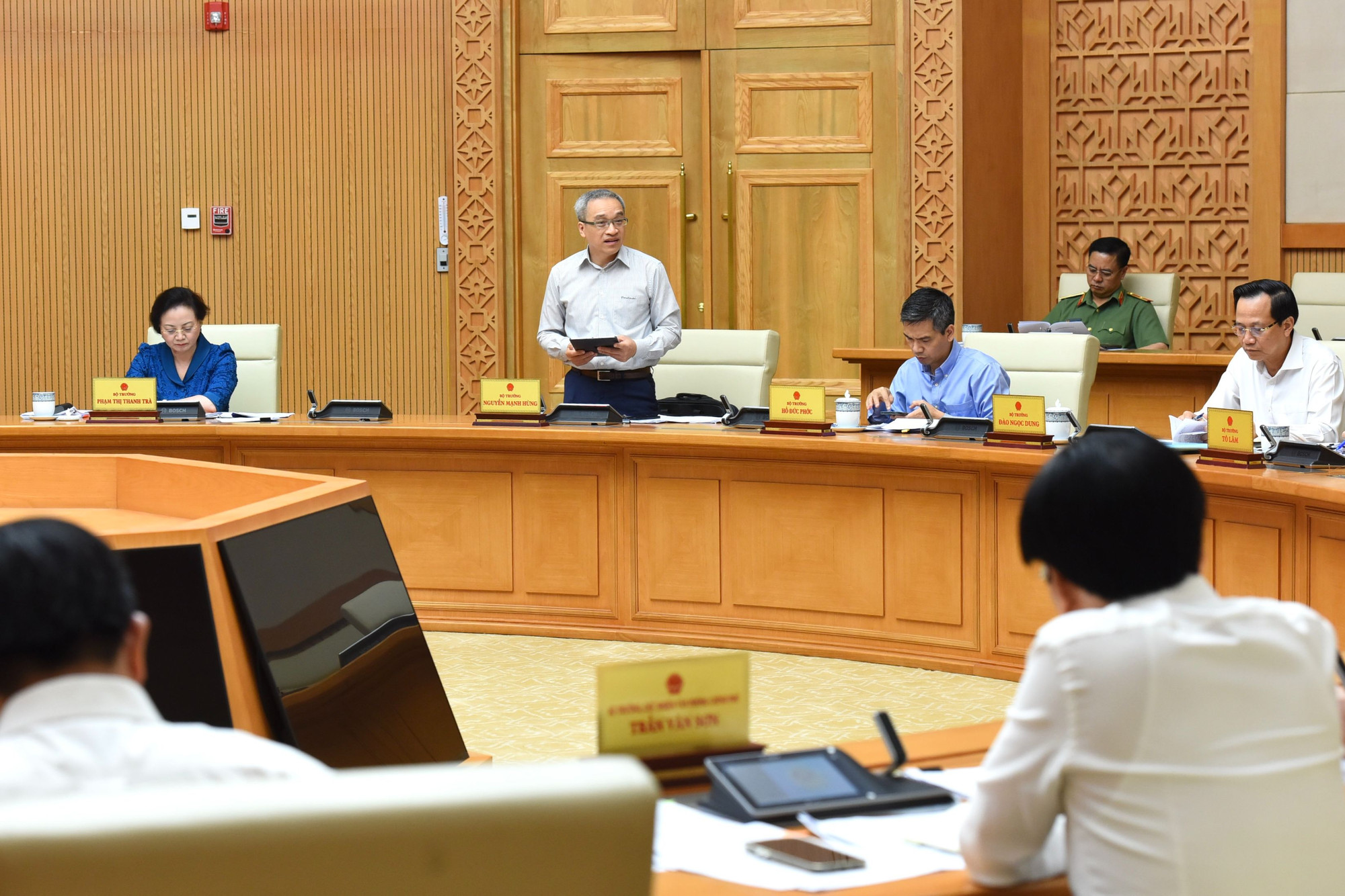 Thứ trưởng Thông tin và Truyền thông phát biểu. Thứ trưởng Thông tin và Truyền thông phát biểu.