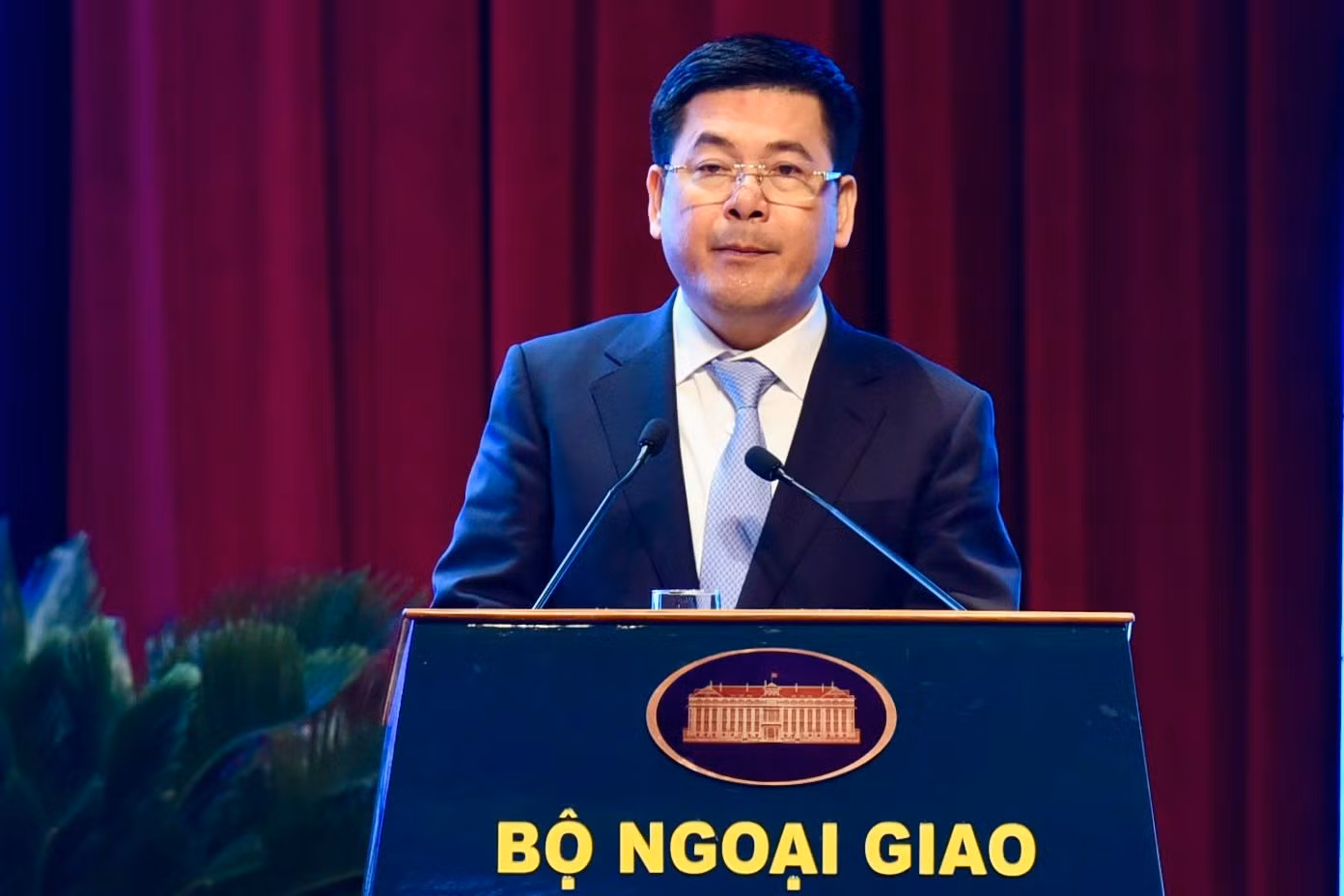 Bộ trưởng Công thương Nguyễn Hồng Diên phát biểu tại hội nghị. (Ảnh: TRẦN HẢI)