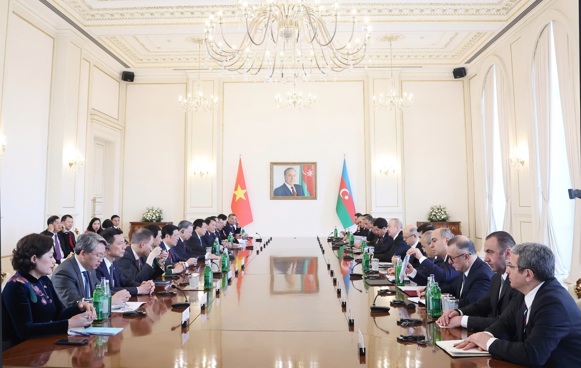 Tổng Bí thư Tô Lâm hội đàm cấp Nhà nước với Tổng thống Azerbaijan Ilham Aliyev. (Ảnh: Thống Nhất/TTXVN)