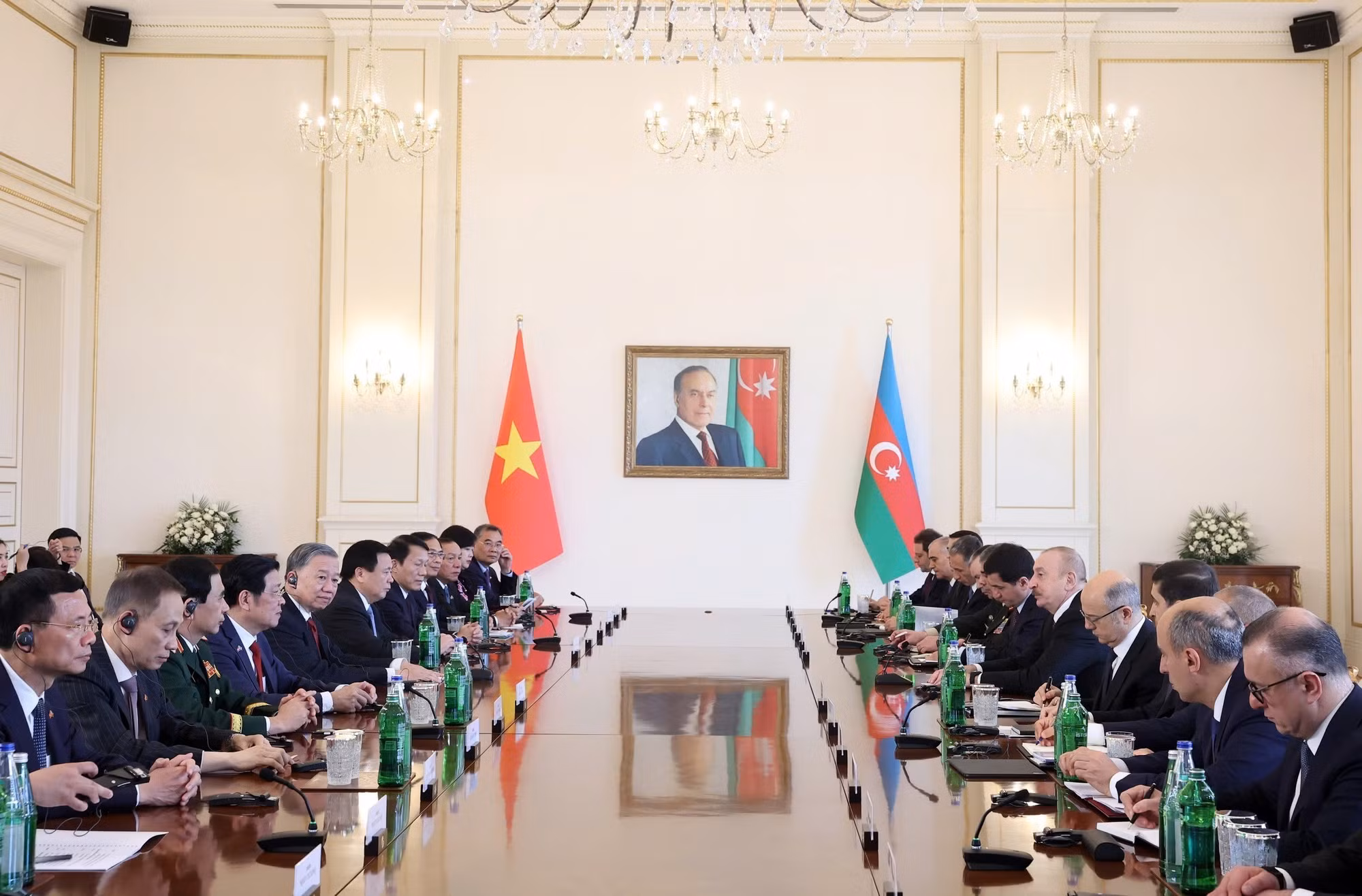 Tổng Bí thư Tô Lâm hội đàm cấp Nhà nước với Tổng thống Azerbaijan Ilham Aliyev. (Ảnh: Thống Nhất/TTXVN)