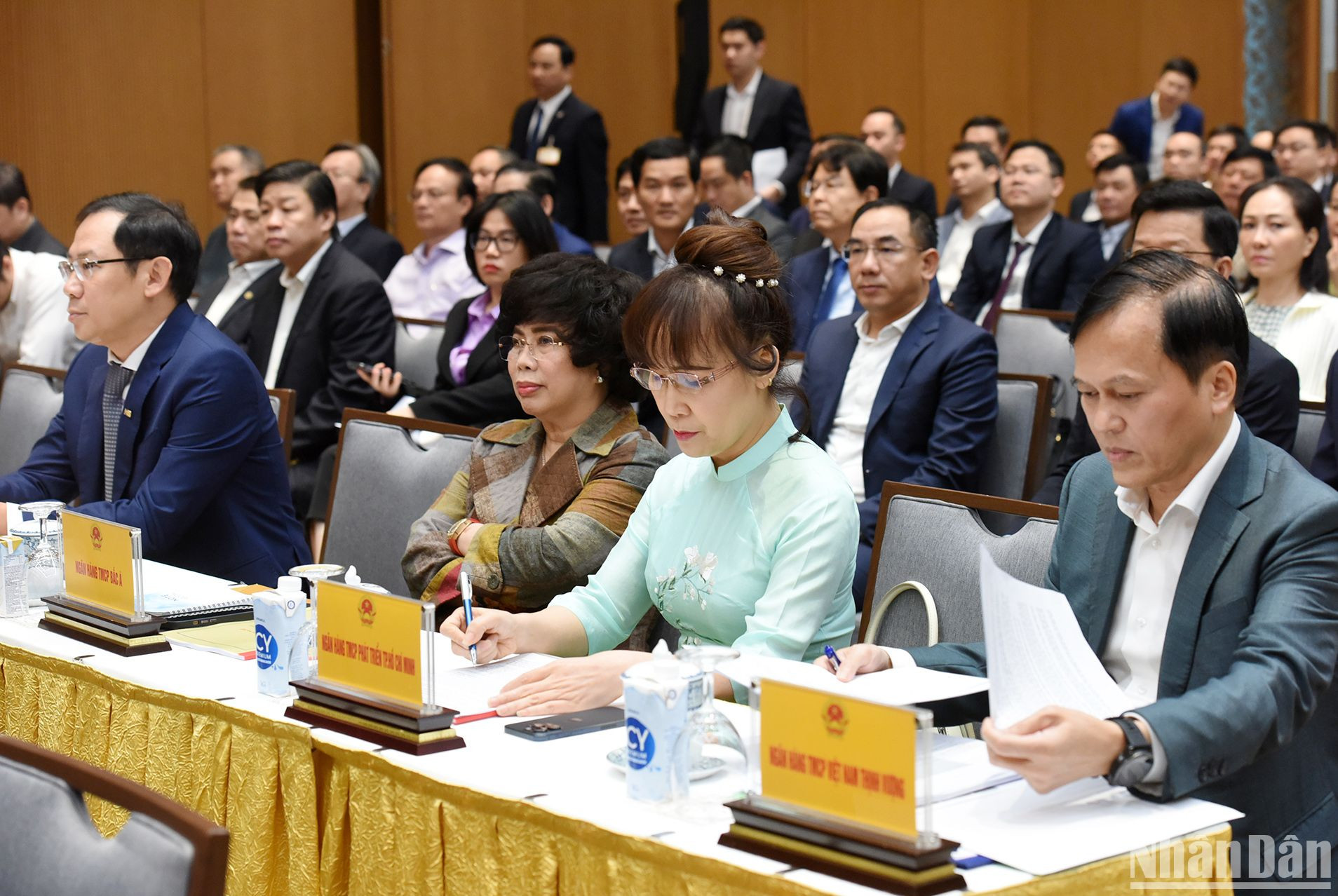 Đại diện các tổ chức tín dụng dự hội nghị.