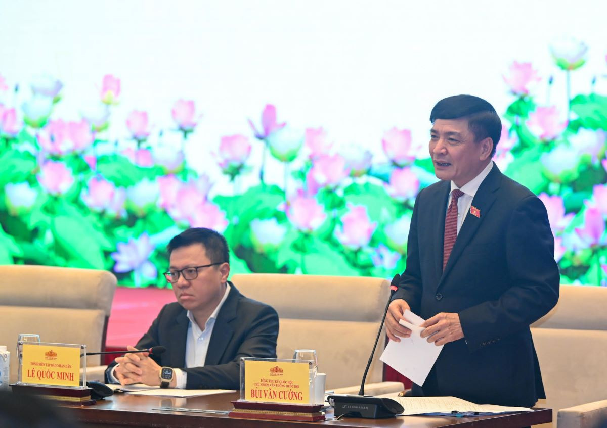 Tổng Thư ký, Chủ nhiệm Văn phòng Quốc hội Bùi Văn Cường phát biểu tại buổi lễ.