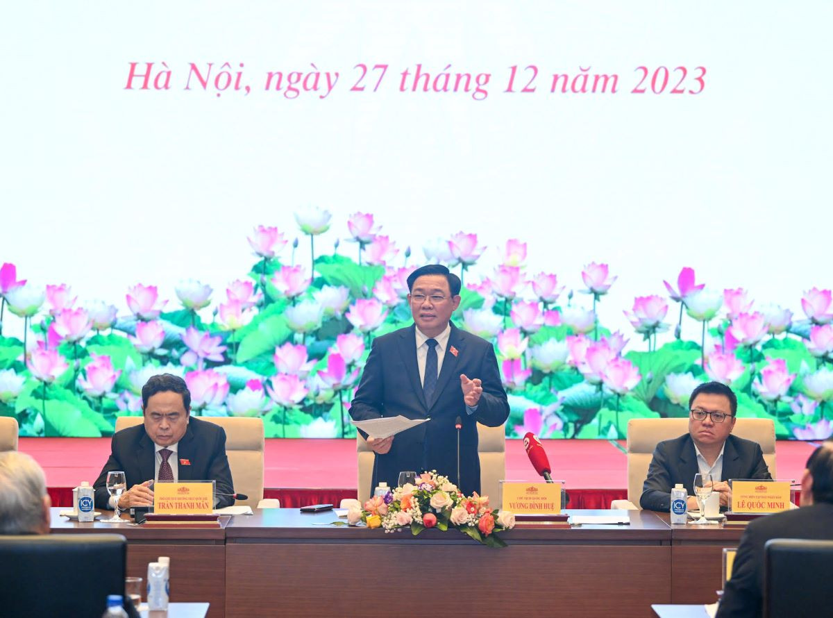 Chủ tịch Quốc hội Vương Đình Huệ phát biểu tại buổi lễ.