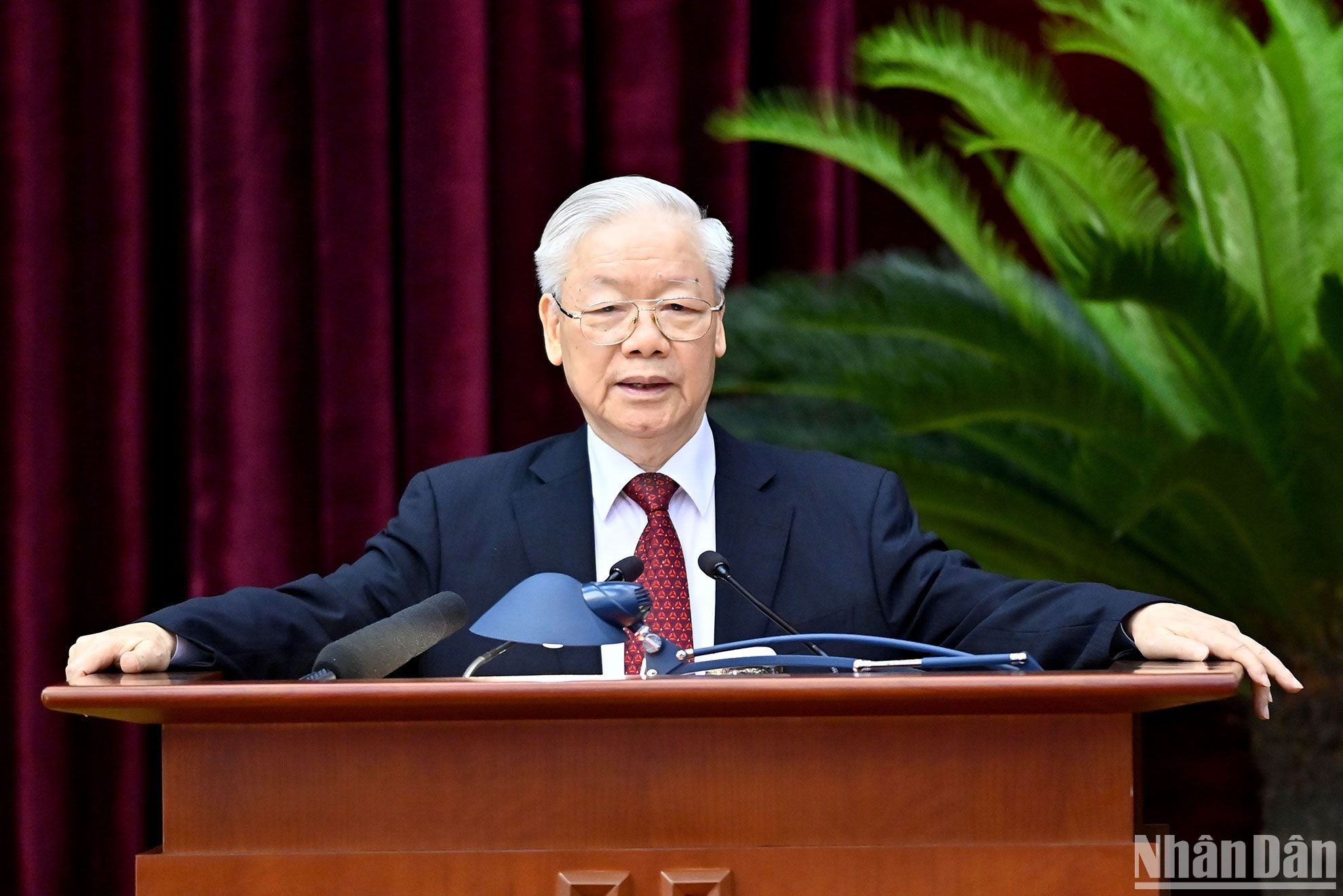 Tổng Bí thư Nguyễn Phú Trọng phát biểu bế mạc hội nghị. Tổng Bí thư Nguyễn Phú Trọng phát biểu bế mạc hội nghị.