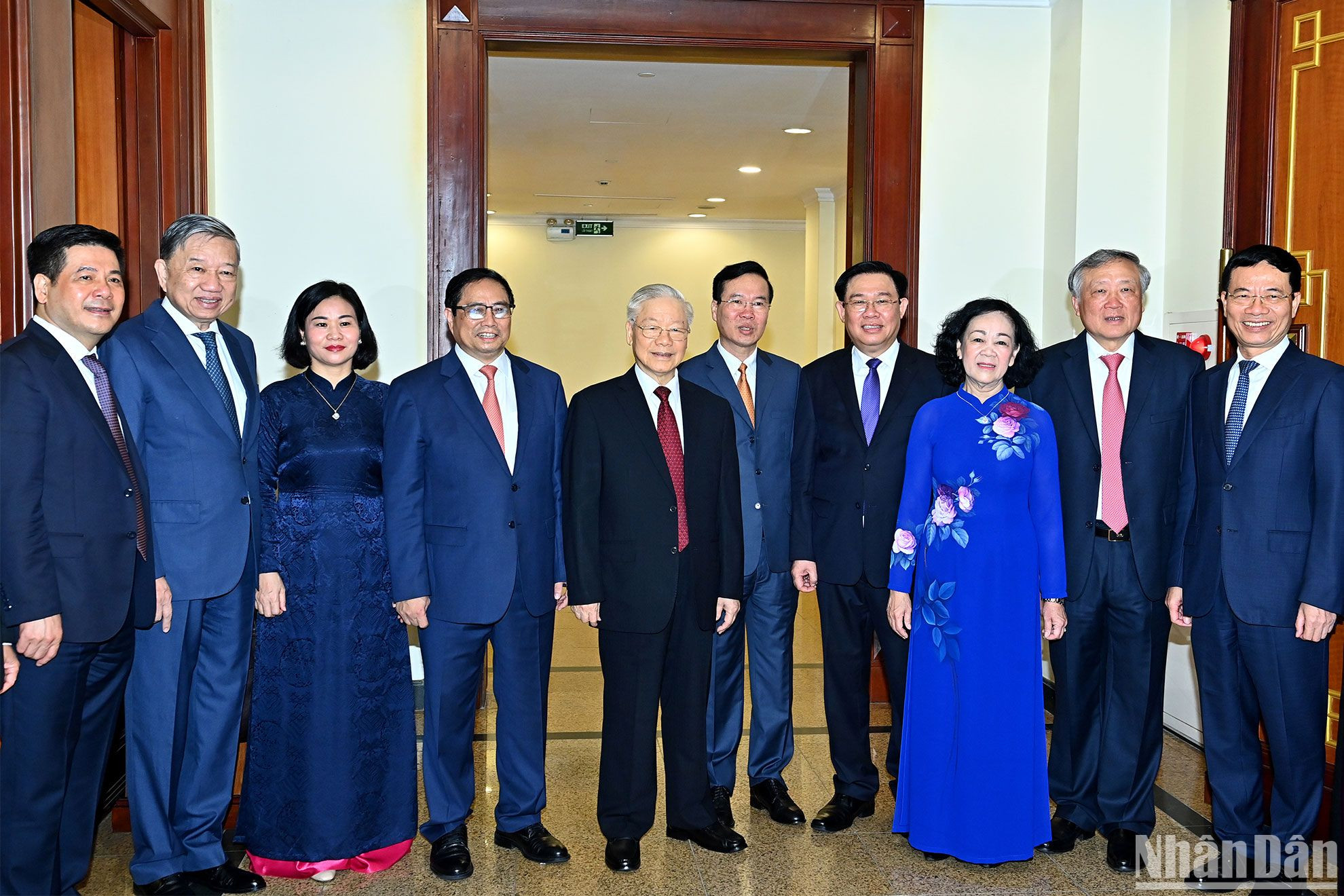 Tổng Bí thư Nguyễn Phú Trọng, Chủ tịch nước Võ Văn Thưởng, Thủ tướng Chính phủ Phạm Minh Chính, Chủ tịch Quốc hội Vương Đình Huệ và các đồng chí lãnh đạo Đảng, Nhà nước cùng các đại biểu dự phiên bế mạc hội nghị. Tổng Bí thư Nguyễn Phú Trọng, Chủ tịch nước Võ Văn Thưởng, Thủ tướng Chính phủ Phạm Minh Chính, Chủ tịch Quốc hội Vương Đình Huệ và các đồng chí lãnh đạo Đảng, Nhà nước cùng các đại biểu dự phiên bế mạc hội nghị.