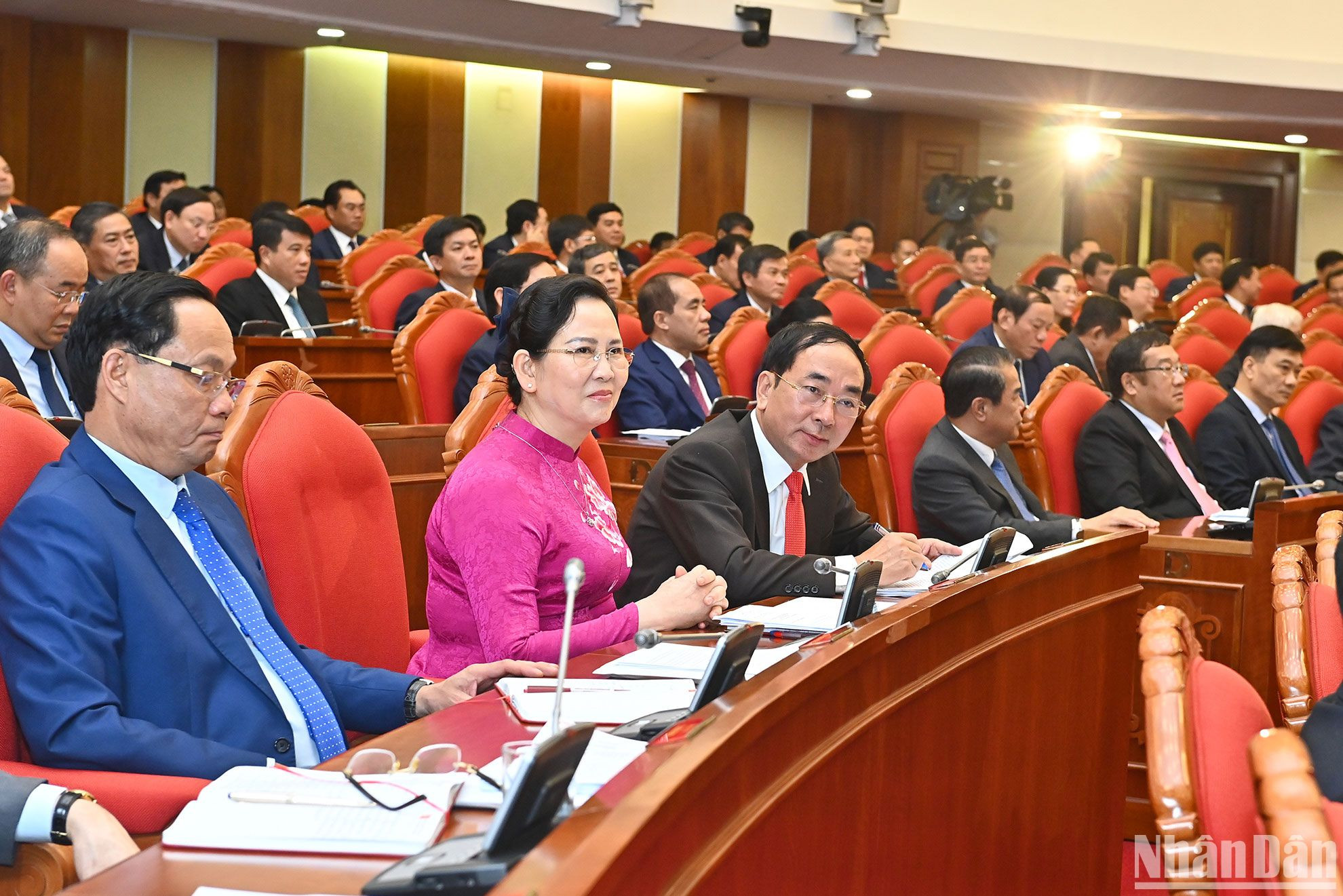 Các đại biểu dự phiên bế mạc hội nghị. Các đại biểu dự phiên bế mạc hội nghị.