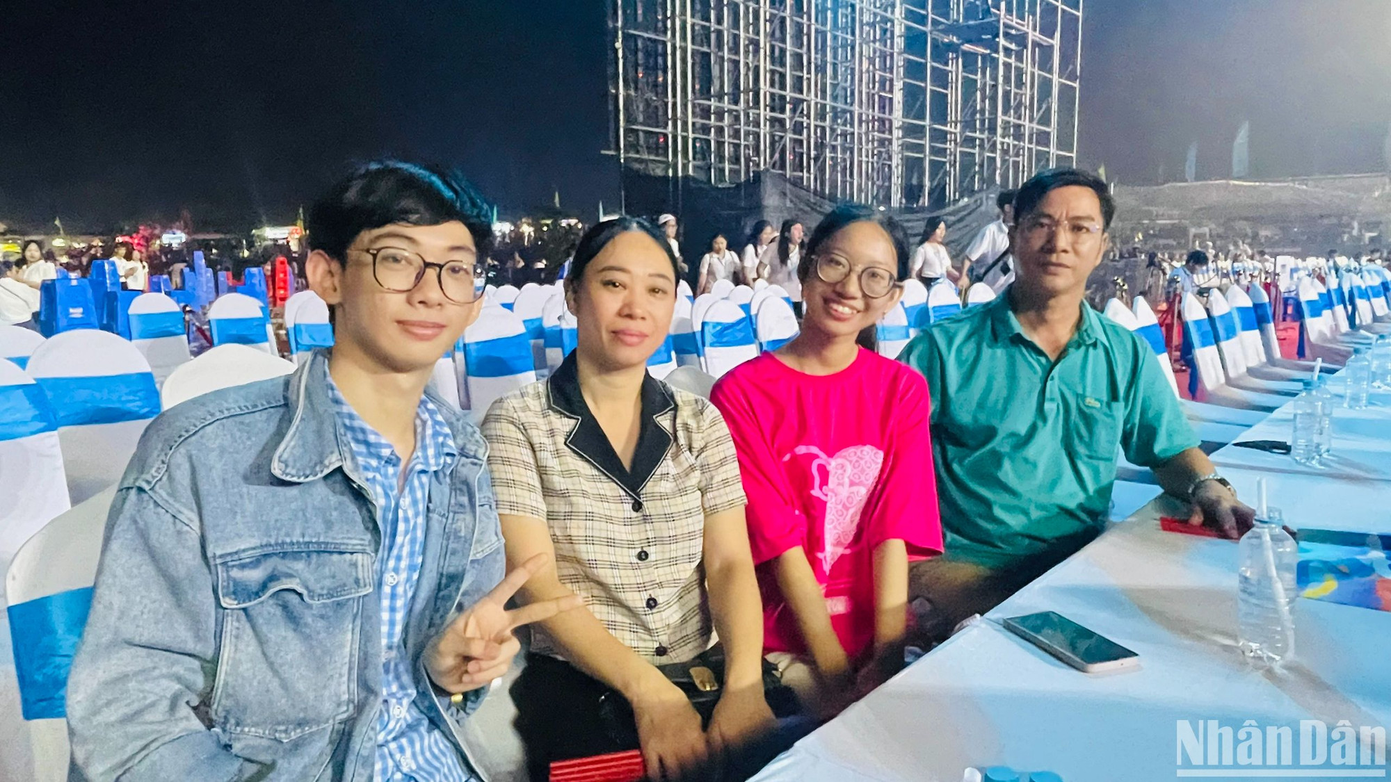 Gia đình em Nguyễn Hoàng Nhân.