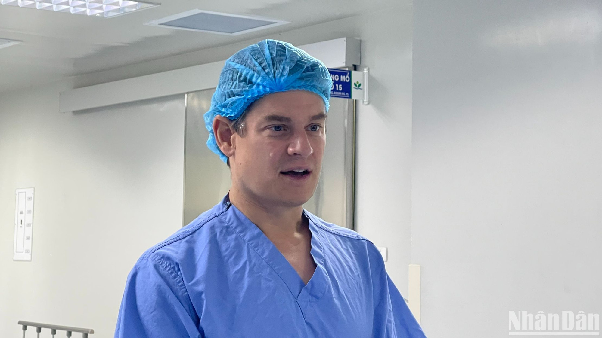 Giáo sư Brandon Rocque, Bệnh viện Trẻ em Alabama (Hoa Kỳ) đánh giá cao việc nhận chuyển giao kỹ thuật của các bác sĩ Bệnh viện Nhi Trung ương.