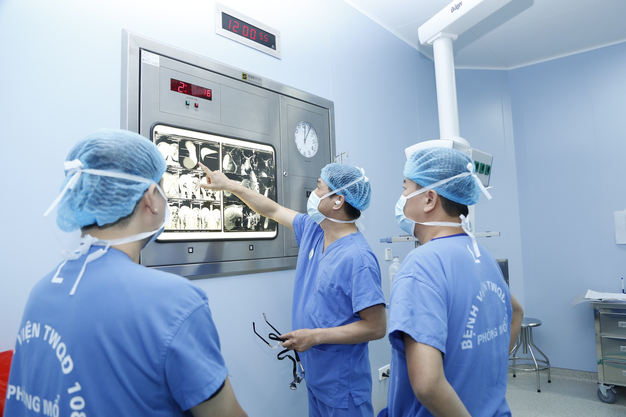 Các bác sĩ Bệnh viện Trung ương Quân đội 108 chinh phục nhiều đỉnh cao trong lĩnh vực ghép tạng.